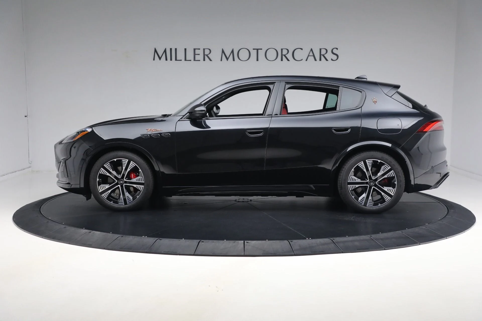mph006_3289406353_New_2025_Maserati_Grecale_Folgore_903df01e2f