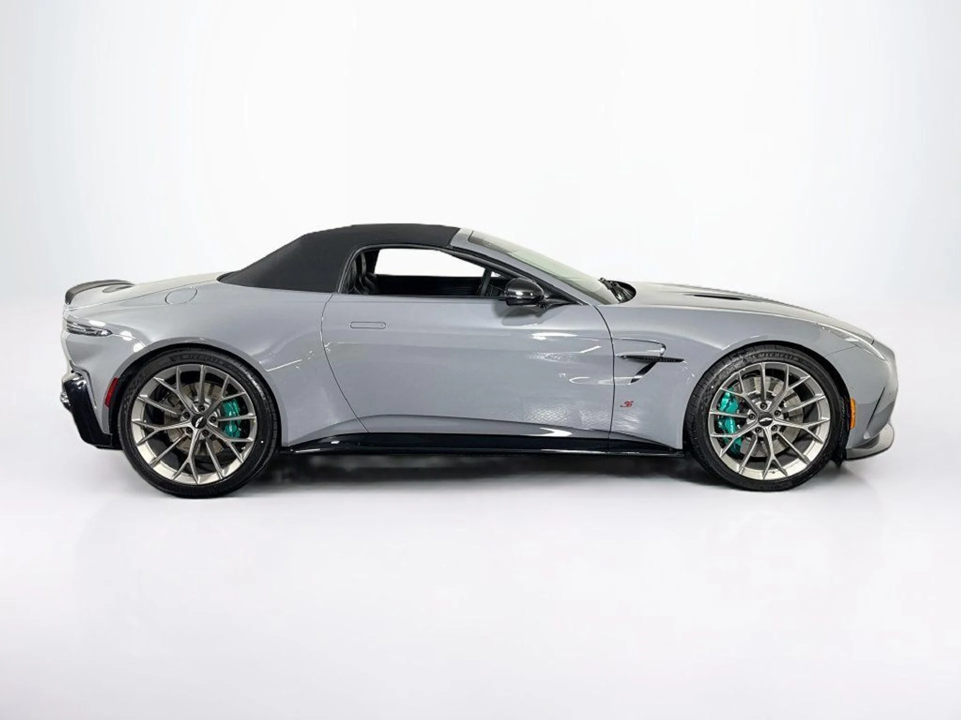 mph006_3296841981_new_2026_aston_martin_vantage_sroadster_11350_23086736_6_1024_19bf252dcb