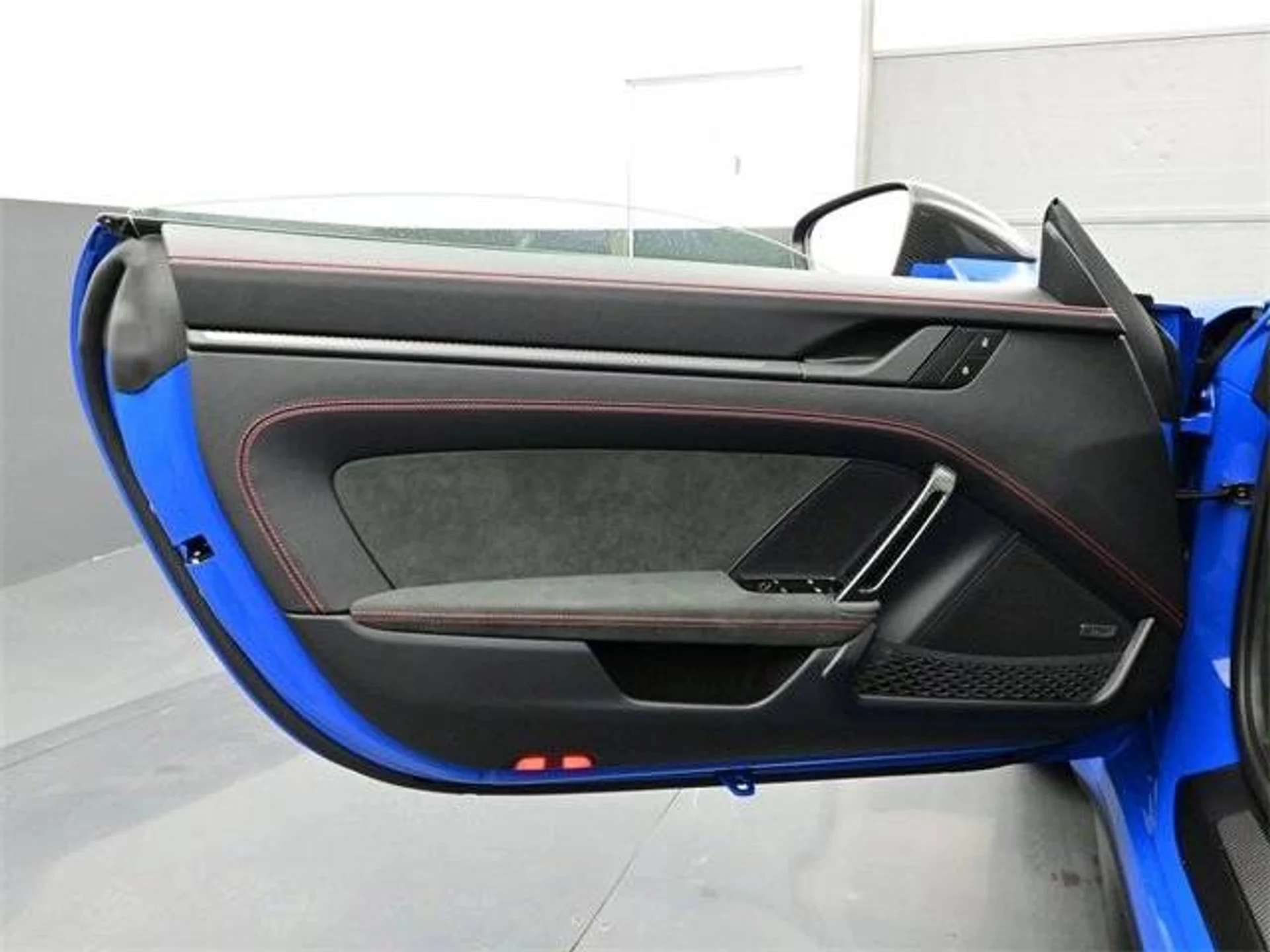 mph006_3299191197_598ff96fac446440a7a025610338cc1ax_0df90147f2