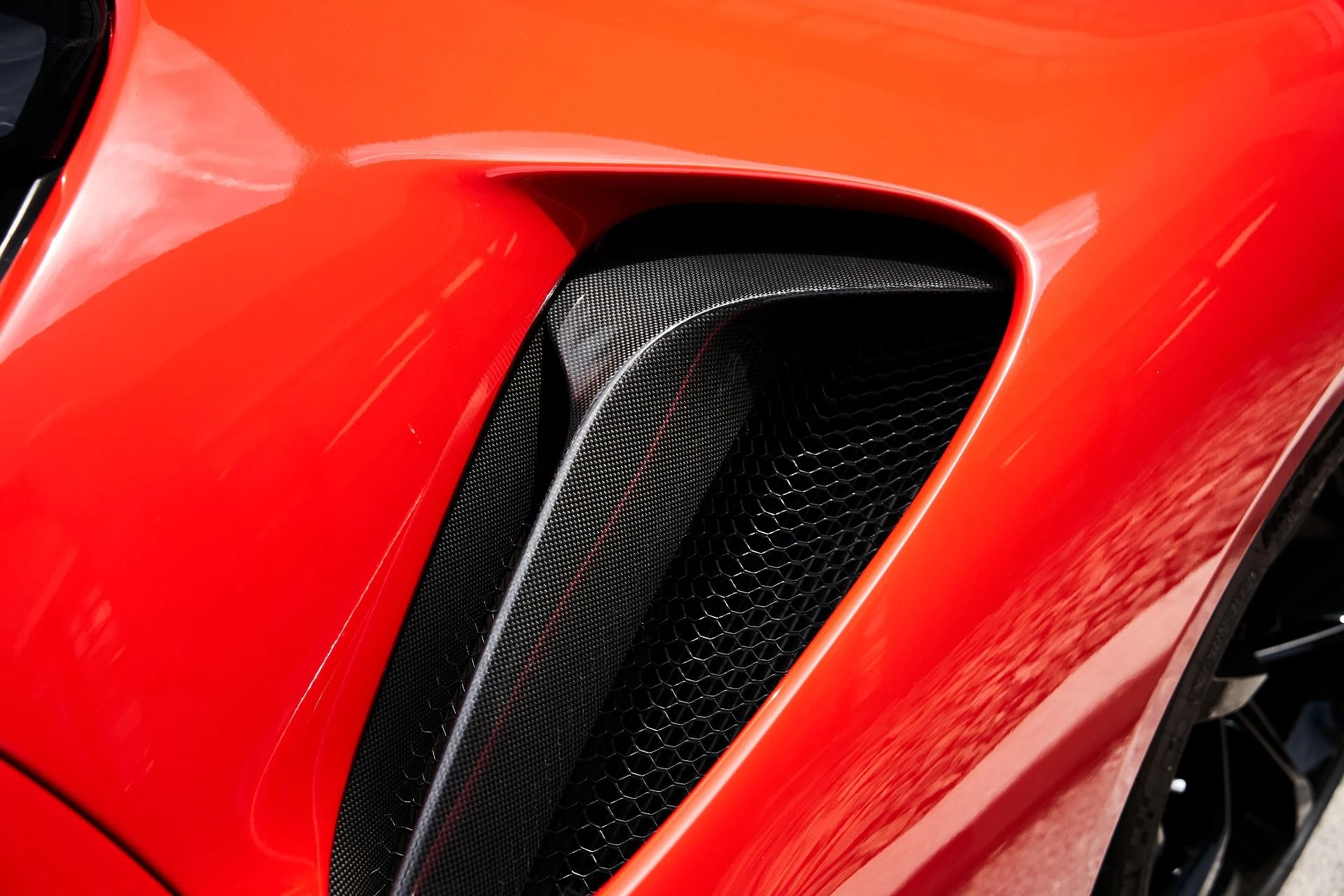 mph006_3315625830_Used_2021_Ferrari_SF_90_Stradale_Base_1690065586_3f701b023f