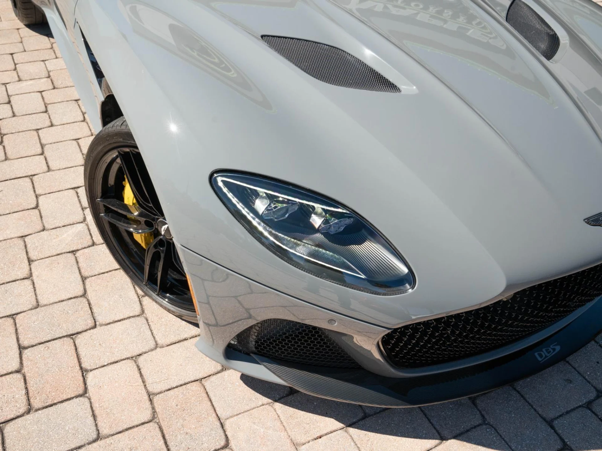 mph006_3319311289_Used_2022_Aston_Martin_DBS_Superleggera_1770058013_eb4793daaa