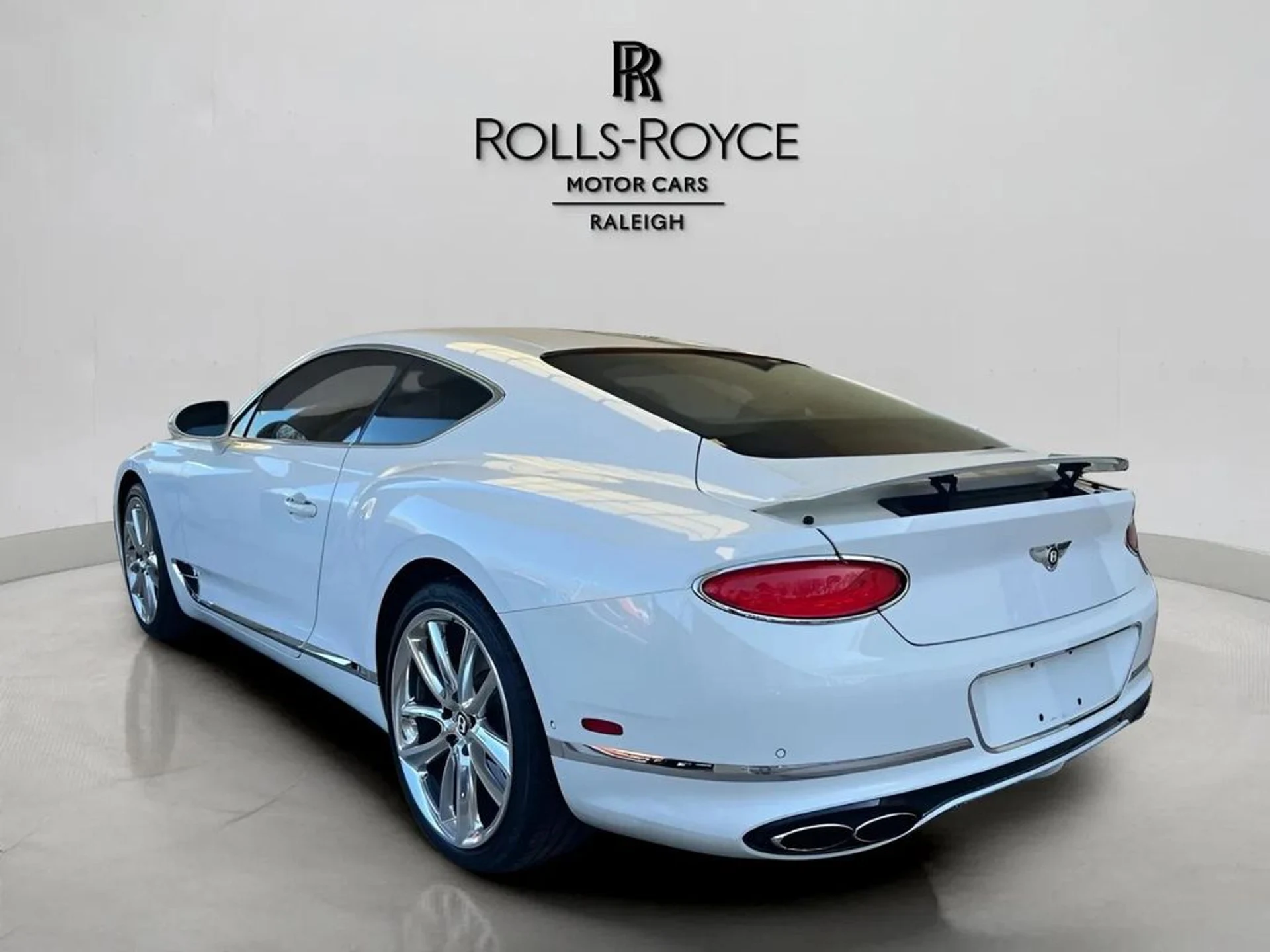 mph006_3329155775_f74b8383eb1666b4a6d7e0c23987e371x_5eb7bb8430