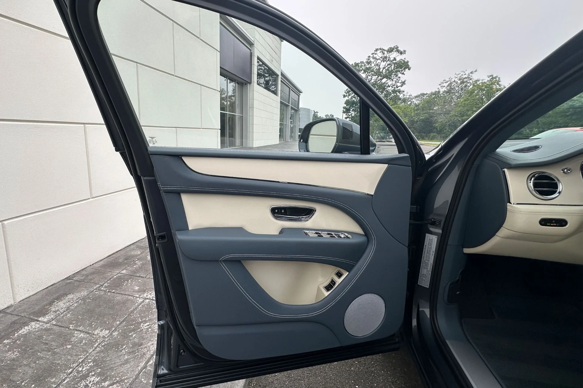 mph006_3329344206_New_2026_Bentley_Bentayga_V8_1784540711_fccdd2e6db