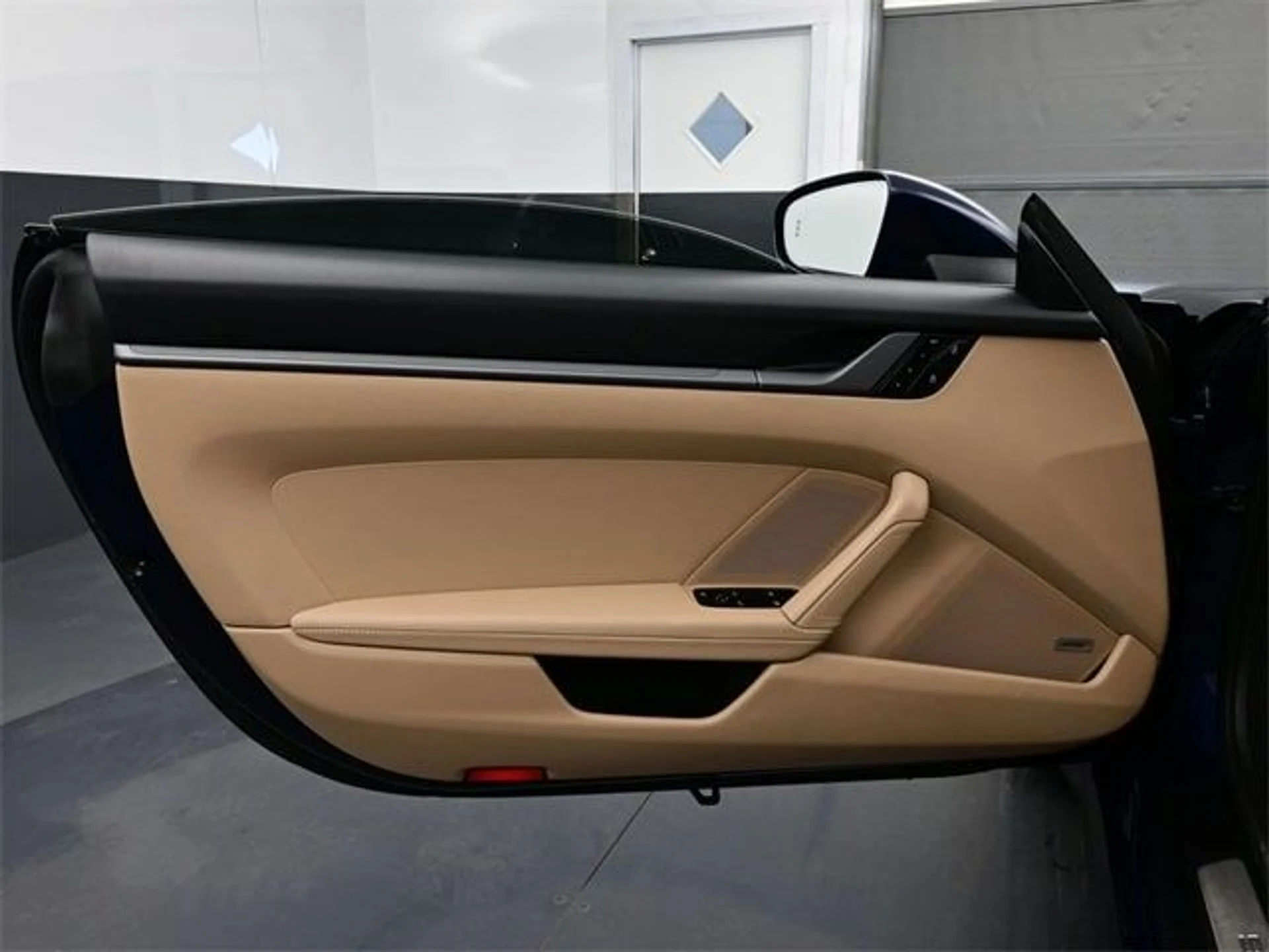 mph006_333073736_b3e307b679ad407378e8d4d8a60e81aax_d388ce6984