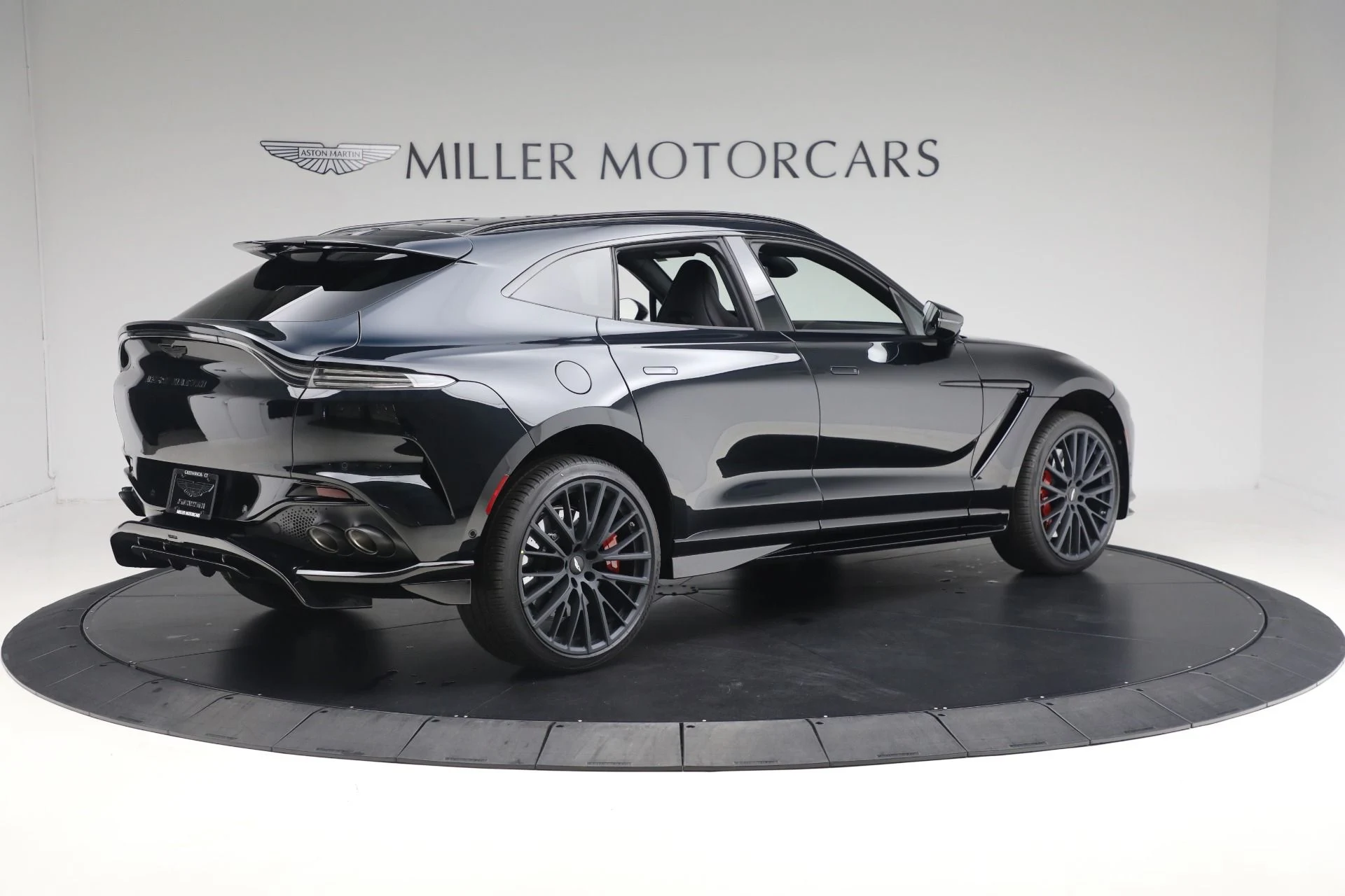 mph006_3335226258_New_2025_Aston_Martin_DBX_707_e00285d2d9