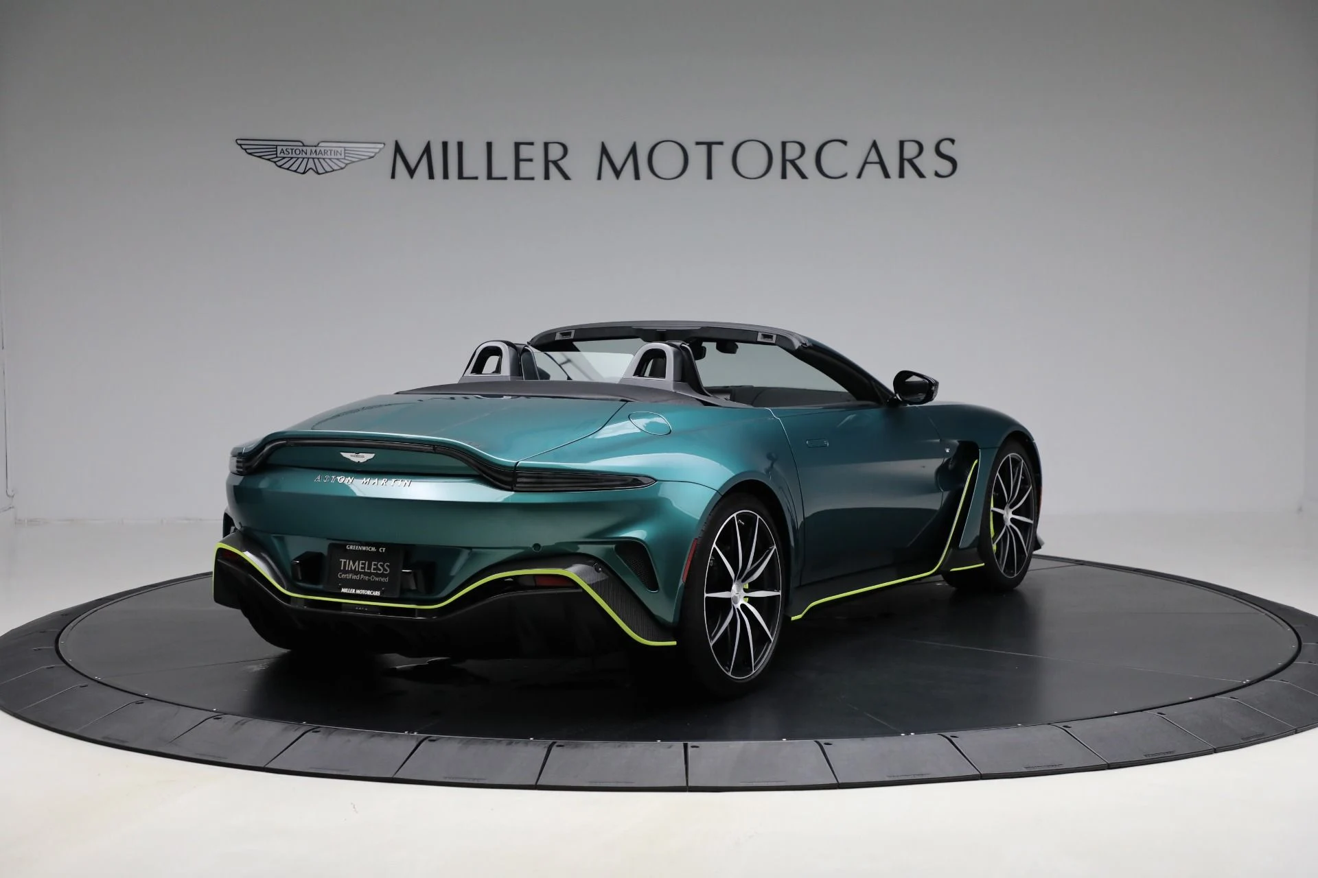 mph006_3344243333_Used_2023_Aston_Martin_Vantage_V12_cee2a6b539