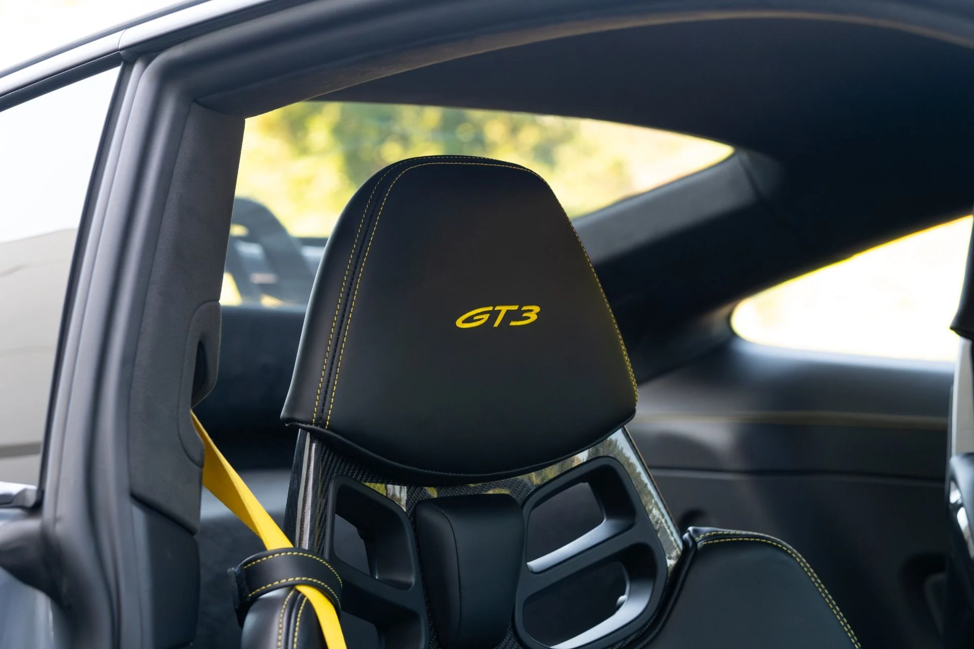 mph006_3351485746_Used_2023_Porsche_911_GT_3_1777402484_76726f1cba