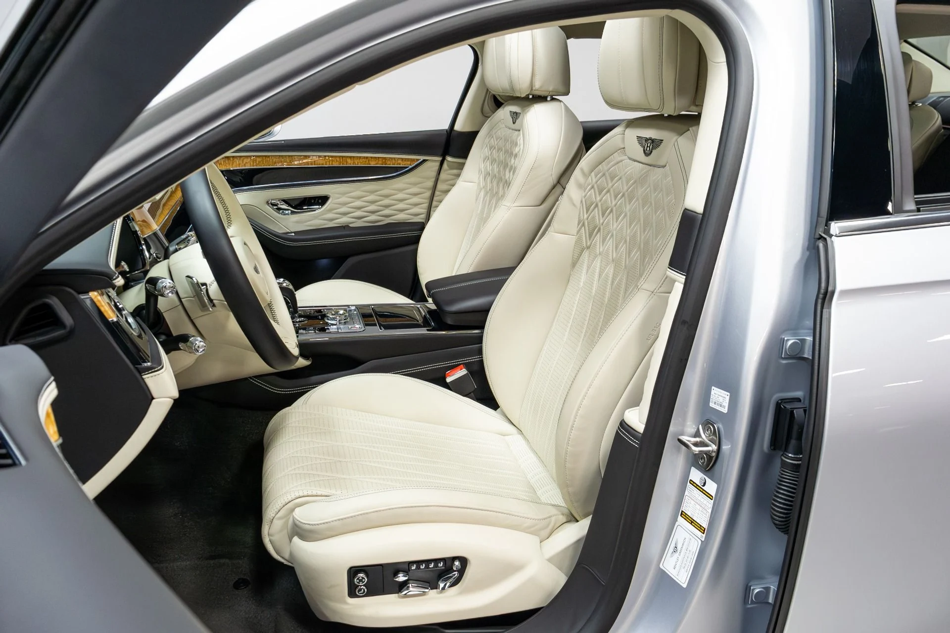 mph006_3352256578_Used_2021_Bentley_Flying_Spur_W12_1772666284_83a3be9966