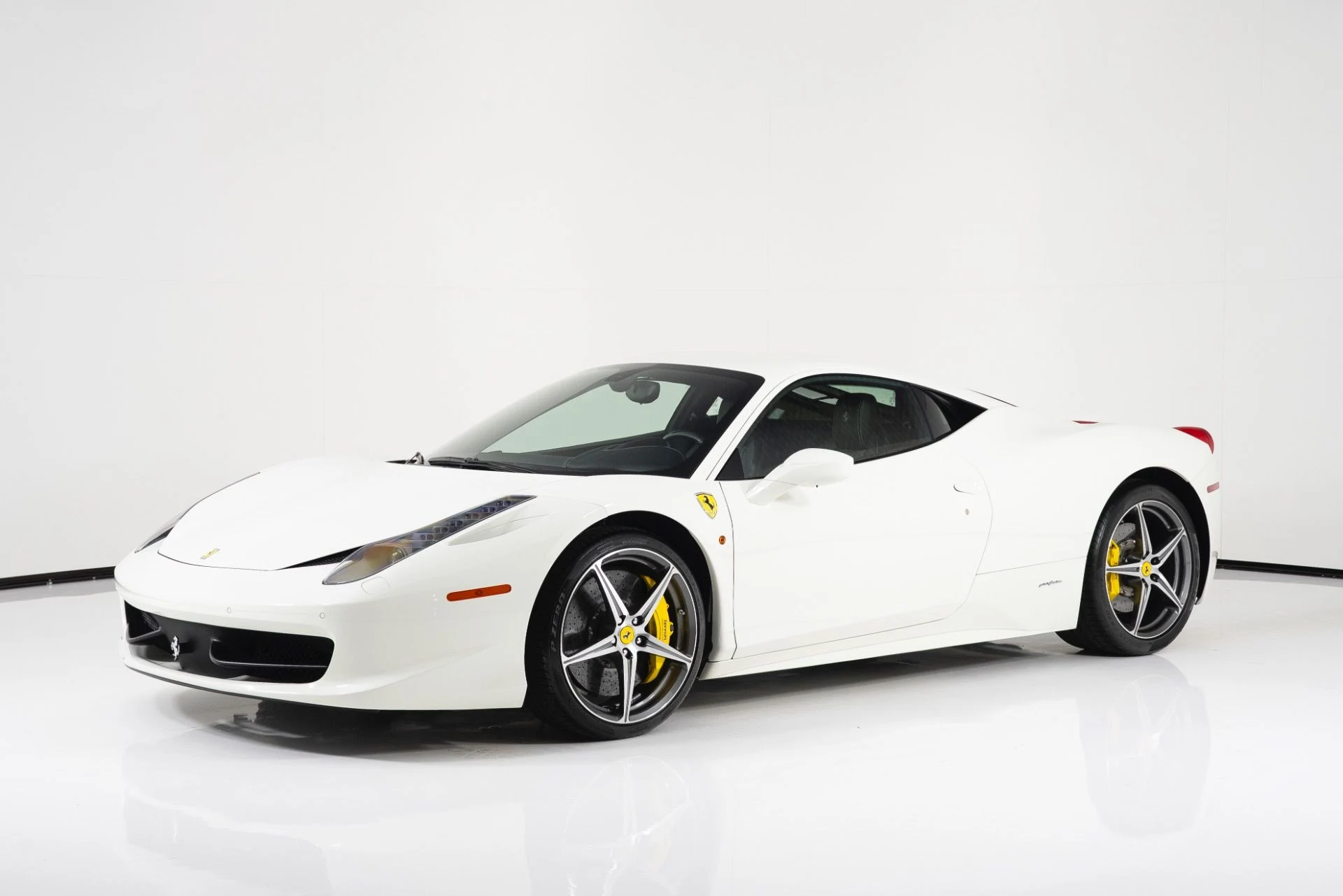 mph006_3354125181_Used_2015_Ferrari_458_Italia_Coupe_1753415703_94e423d130