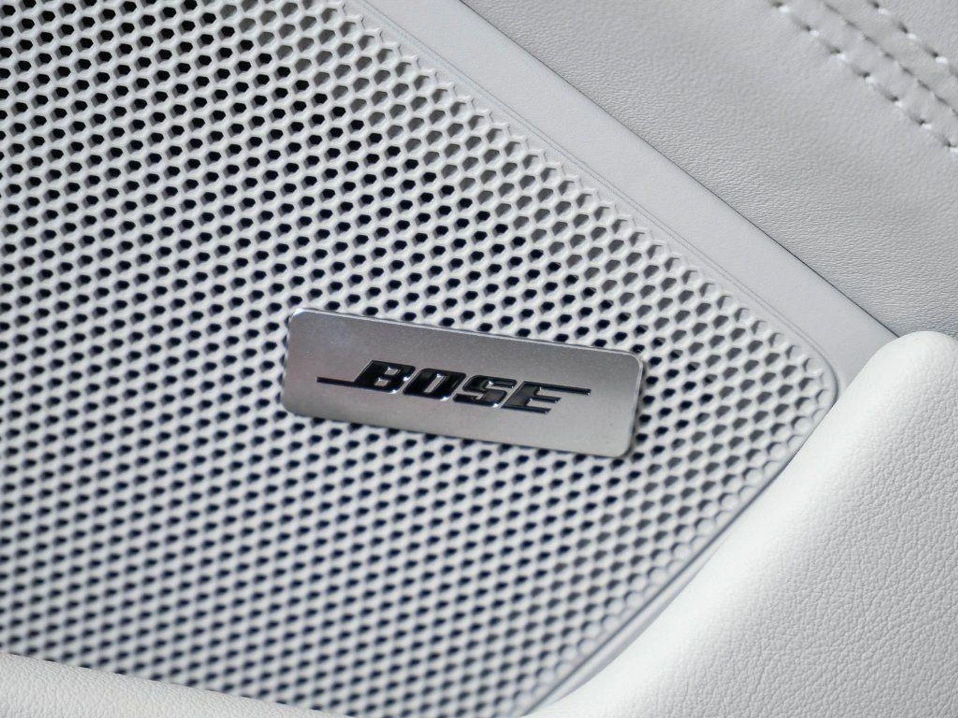 mph006_3362431485_Vwtqz_c_Ir_Ov_B_Jct6gu_AMBQ_Xw4u_A_233e966c36