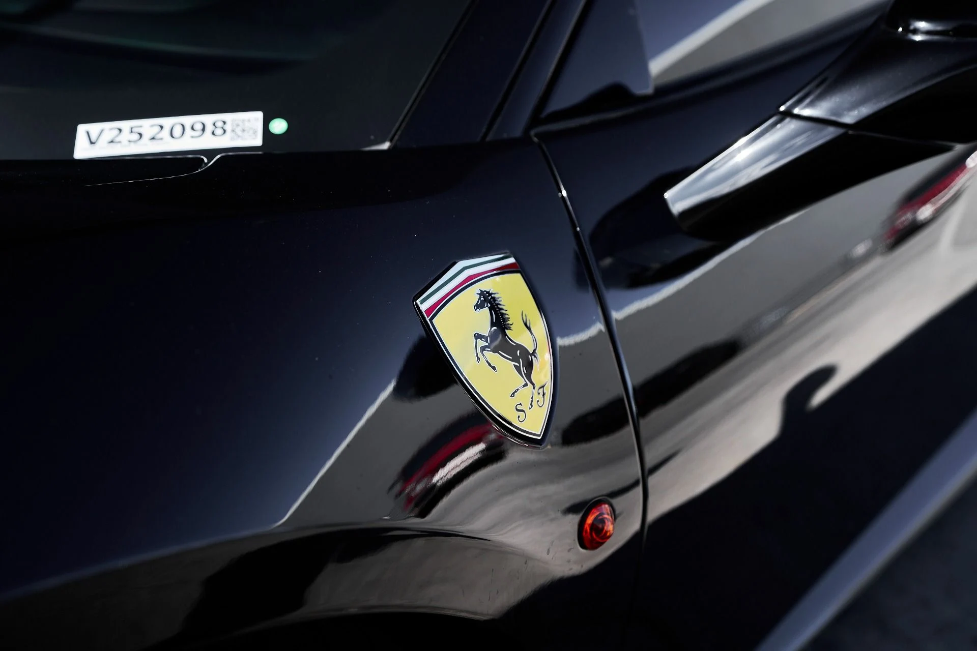 mph006_3365519781_Used_2020_Ferrari_488_Pista_Base_1749062519_84067a723a