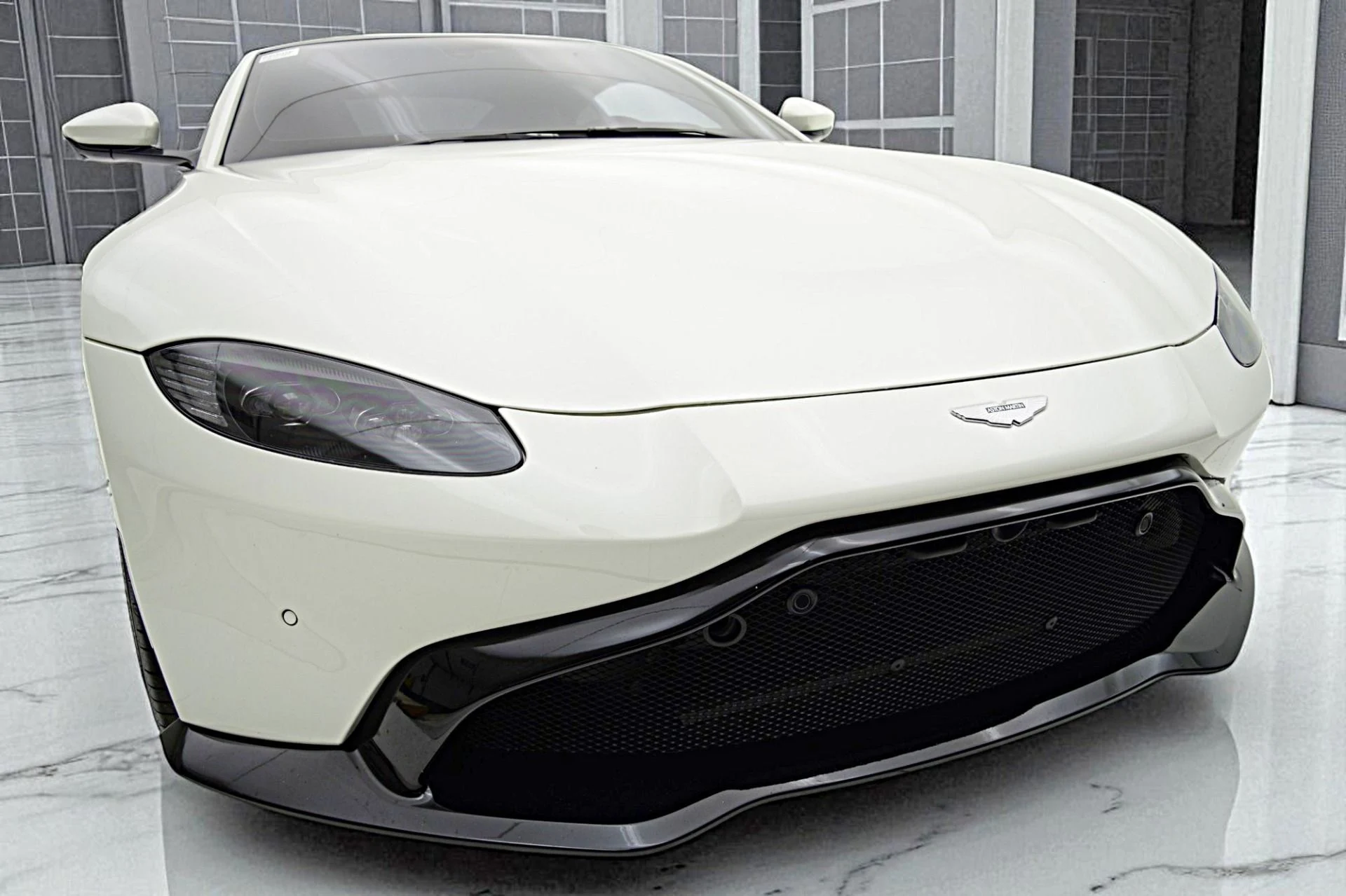 mph006_3369403916_Used_2019_Aston_Martin_Vantage_beee9f4f9d