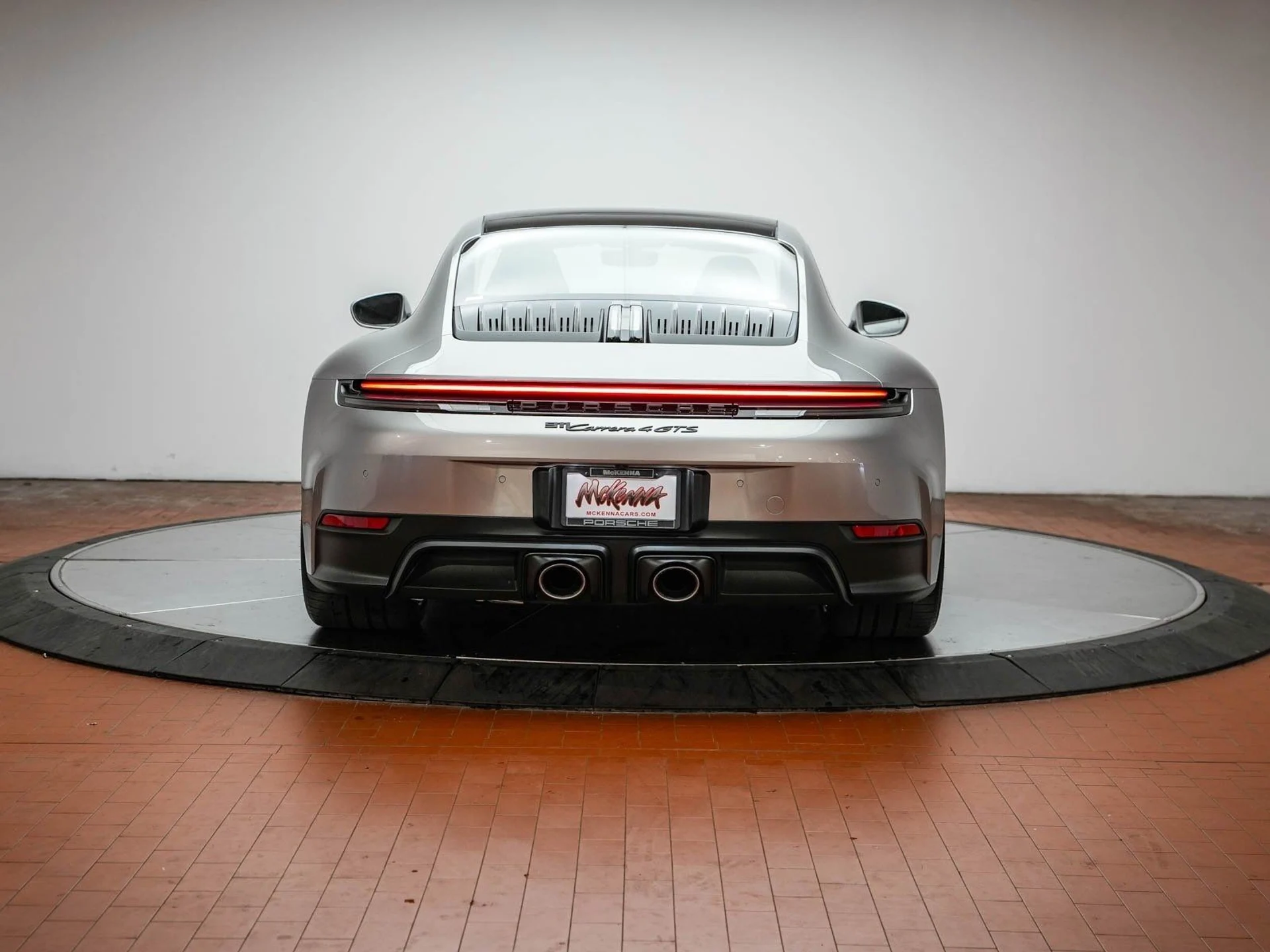 mph006_337196082_7d18639d257b70455d4489538a722565x_1237a81665