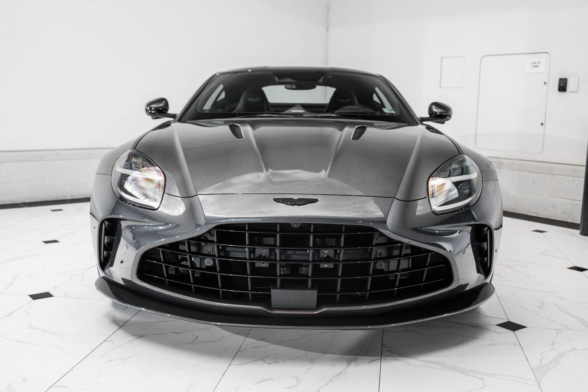 mph006_337508106_New_2026_ASTON_MARTIN_VANTAGE_1756307805_7ddcd76a19