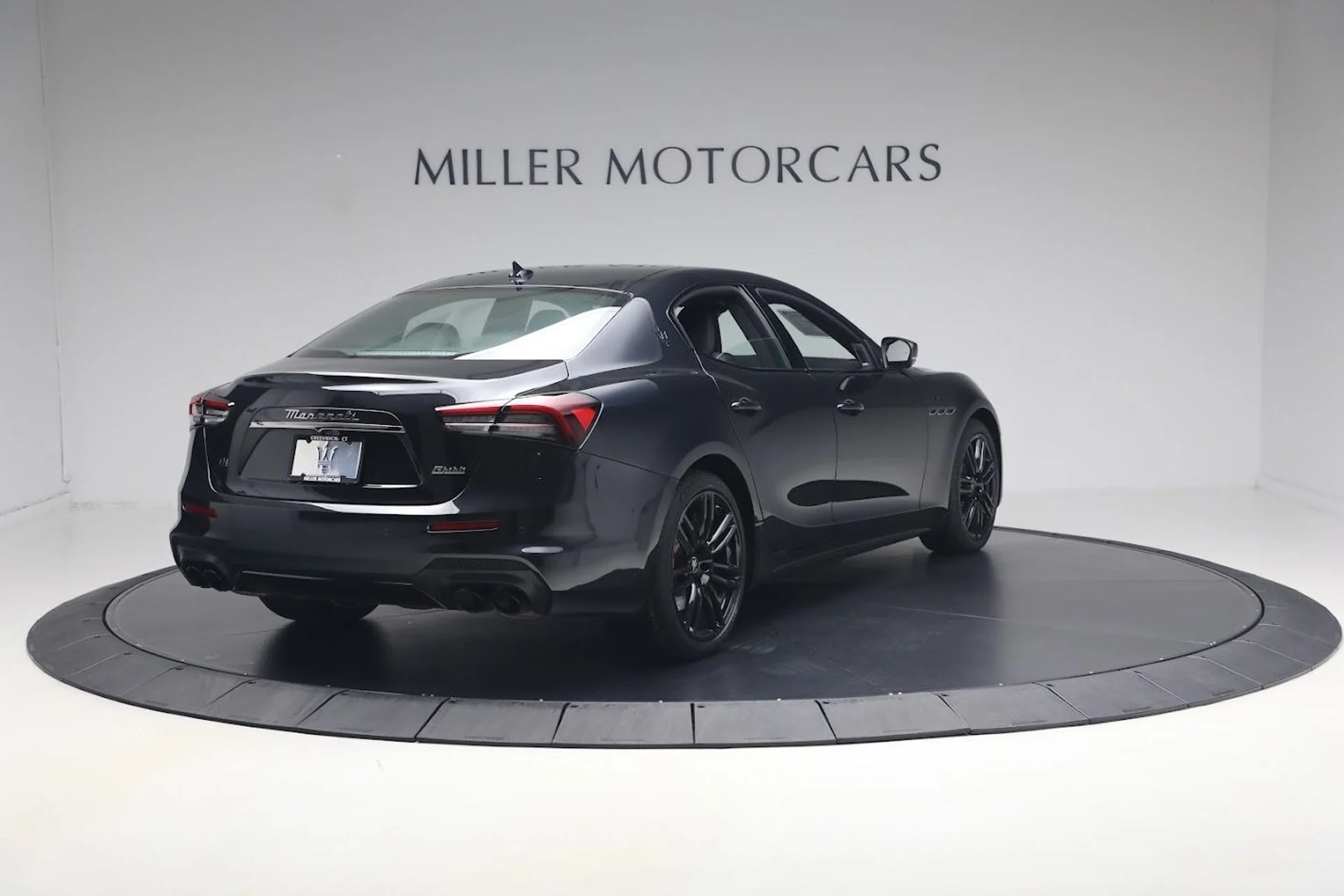 mph006_3376535779_Used_2023_Maserati_Ghibli_Modena_Q4_1783953364_2579eda5f7