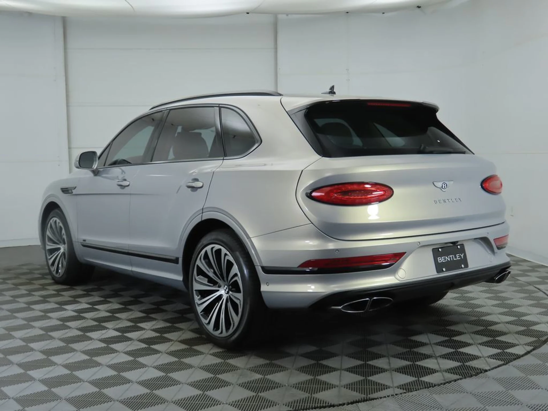 mph006_3376647599_used_2022_bentley_bentayga_v8awd_8119_22936219_7_1024_d56ab99b2f