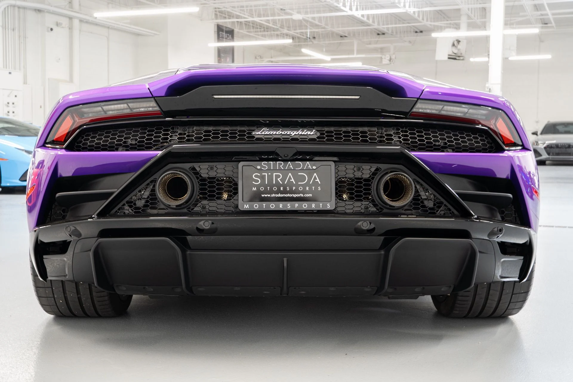 mph006_3381632001_Used_2023_Lamborghini_Huracan_EVO_1759348763_b82333a3c8