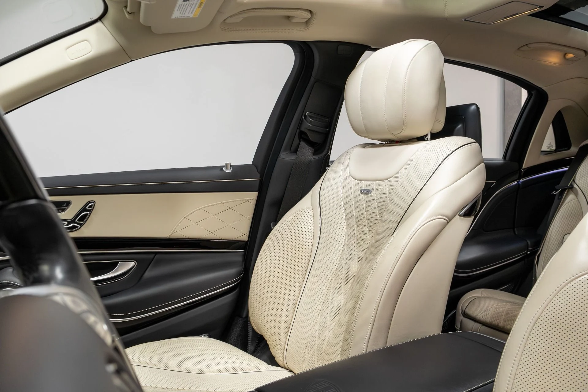 mph006_3387248582_Used_2016_Mercedes_Benz_S_Class_Maybach_S_600_1763585896_68477f9074