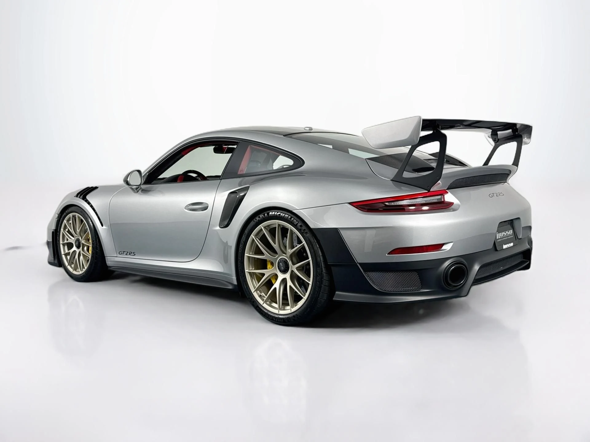 mph006_3389666975_Used_2018_Porsche_911_GT_2_RS_1785871758_798bf9e3a1