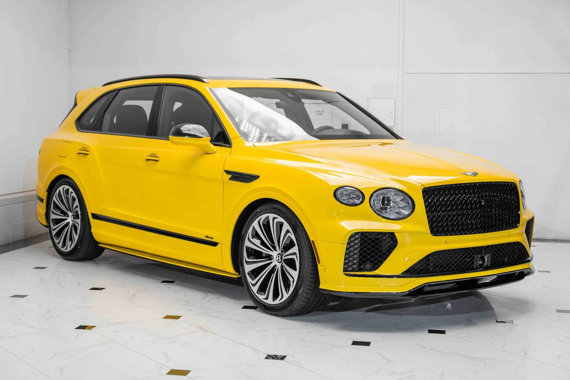mph006_3395642938_Used_2024_Bentley_Bentayga_Azure_V8_1721581484_5b64bea2bd