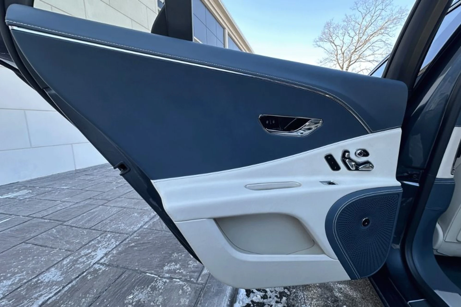 mph006_339732411_Used_2024_Bentley_Flying_Spur_Edition_8_1769780862_21ae0d2946