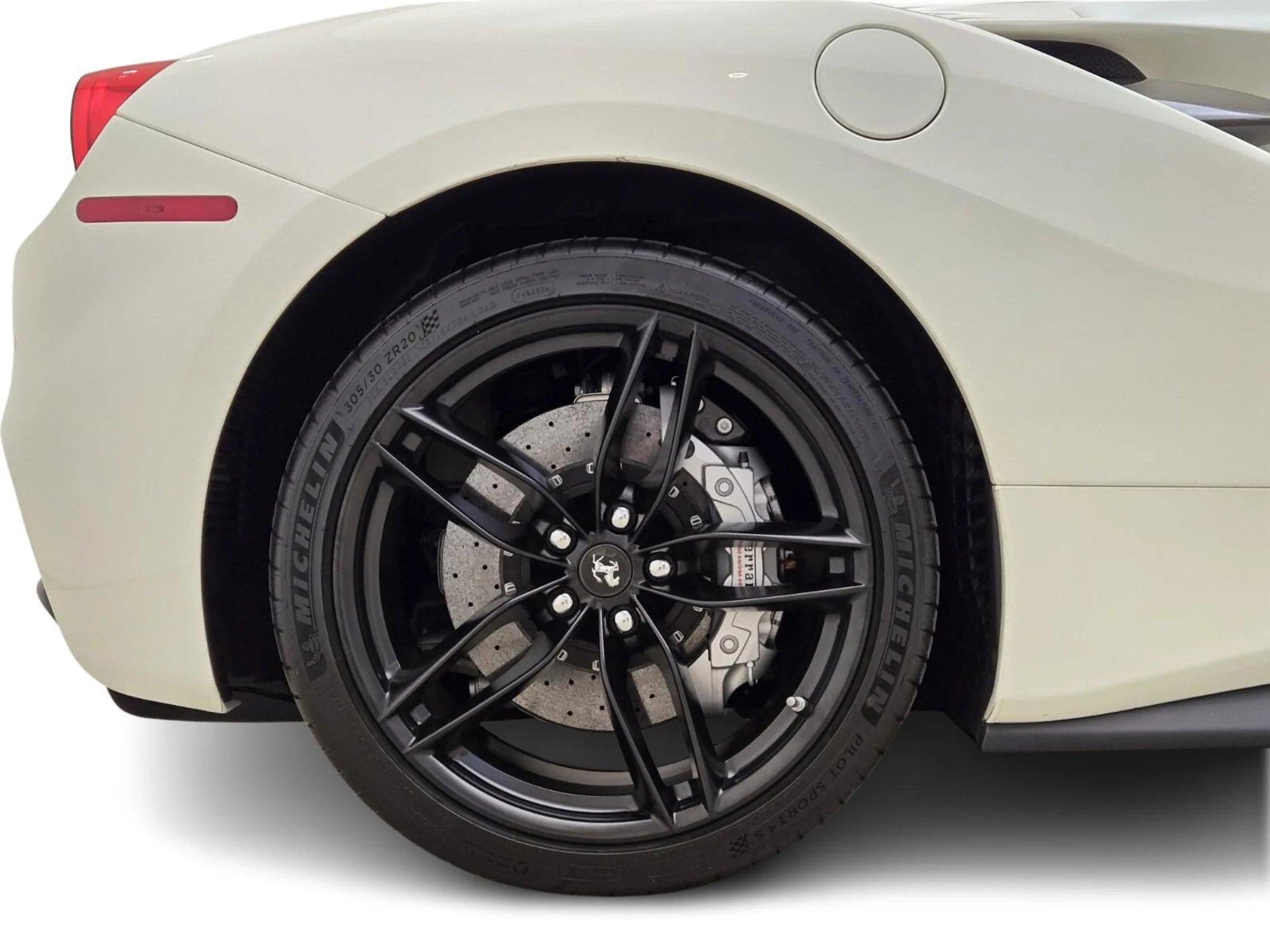 mph006_3398378754_Used_2019_Ferrari_488_Spider_1761634721_02ddbfa3ce