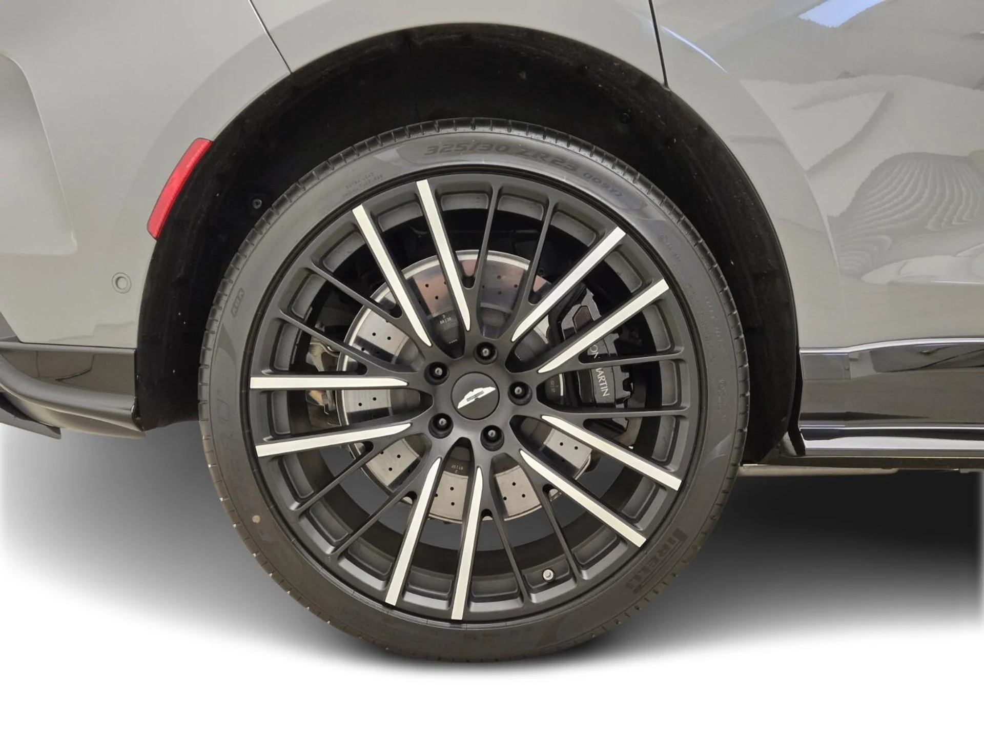 mph006_3405252225_New_2026_Aston_Martin_DBX_S_1776143658_82b096a6a6