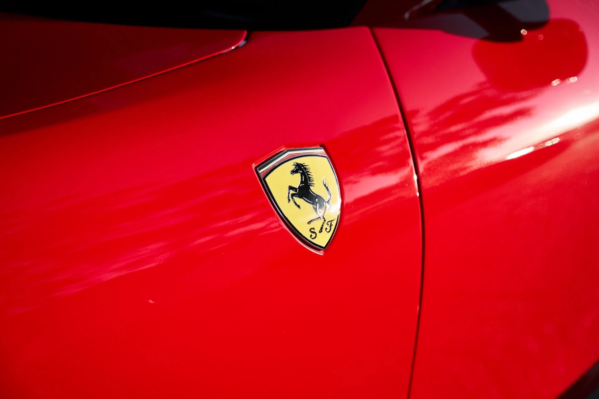 mph006_3405740421_Used_2024_Ferrari_Roma_Base_1757783480_4b1b4a0d92