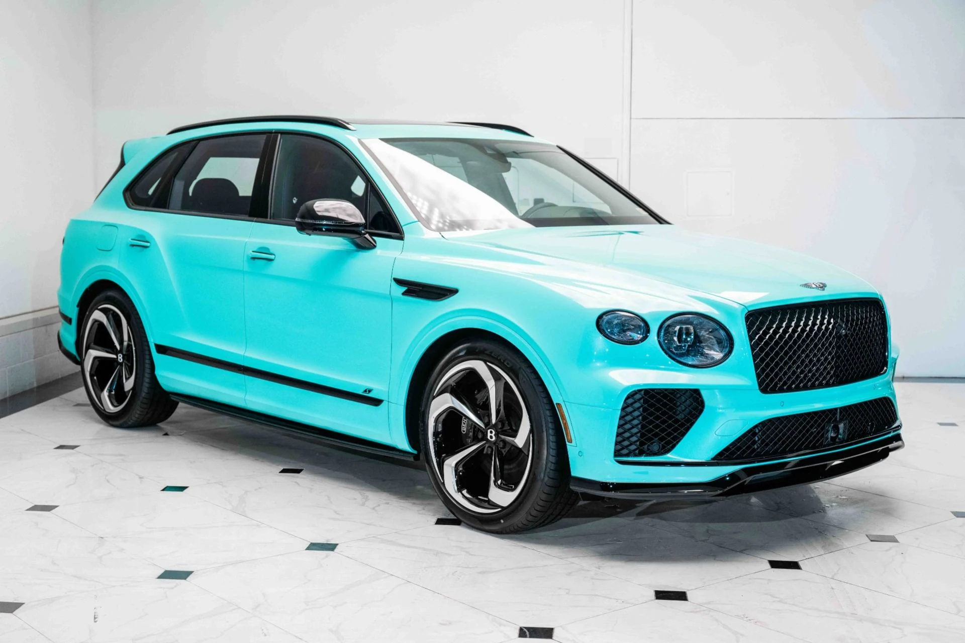 mph006_3413510800_Used_2024_Bentley_Bentayga_S_1793120198_5f97d2025d