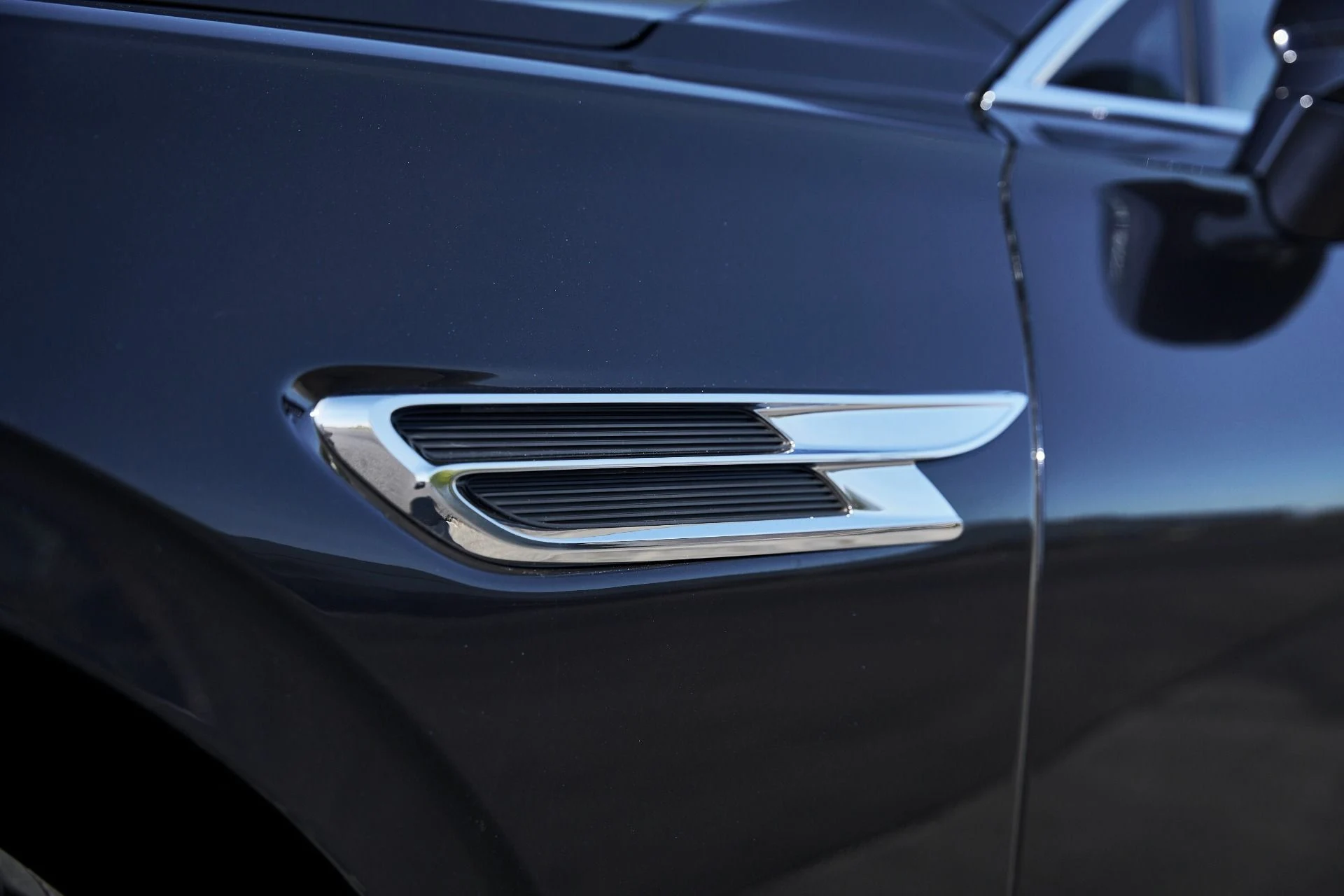 mph006_3416092131_Used_2024_Bentley_Flying_Spur_Mulliner_V8_1773796162_433992a90e