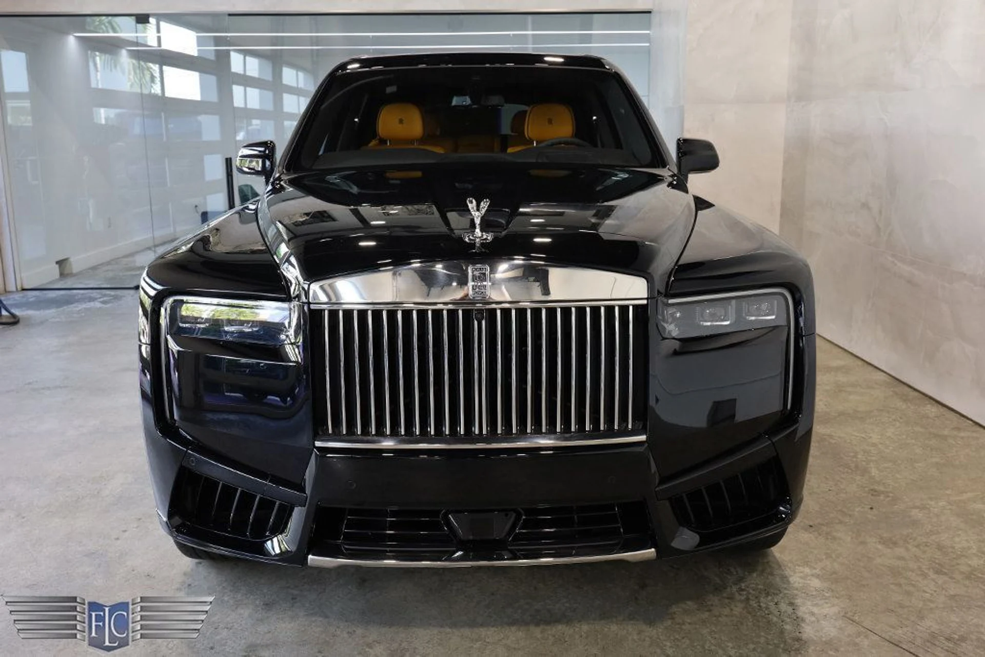 mph006_3418575944_used_2025_rolls_royce_cullinan_sportutility_9689_22896189_7_1024_4b022718aa