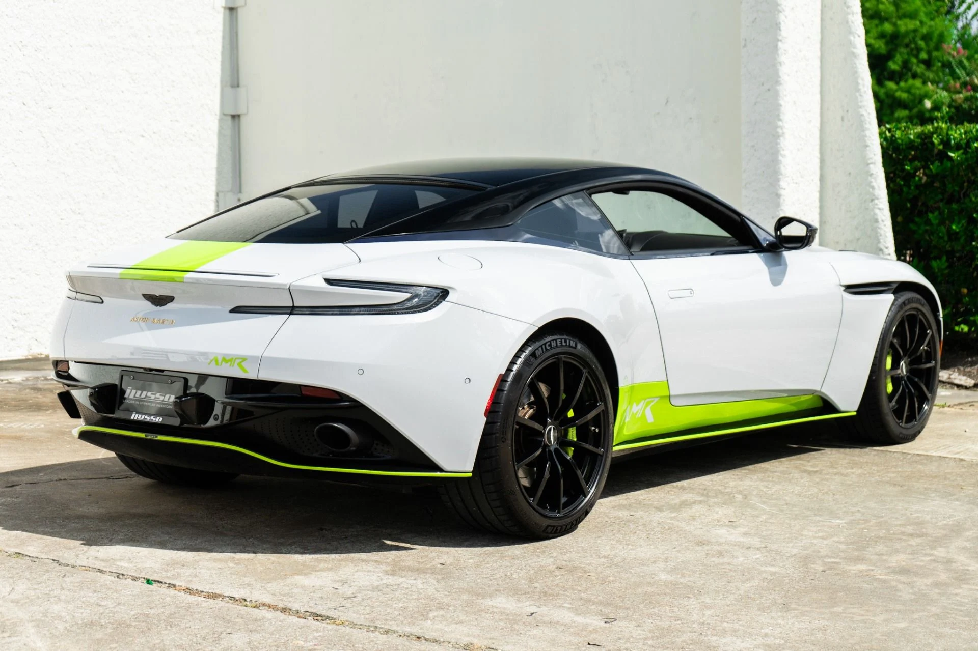 mph006_3420553928_Used_2019_Aston_Martin_DB_11_AMR_1785363698_571be0f50c