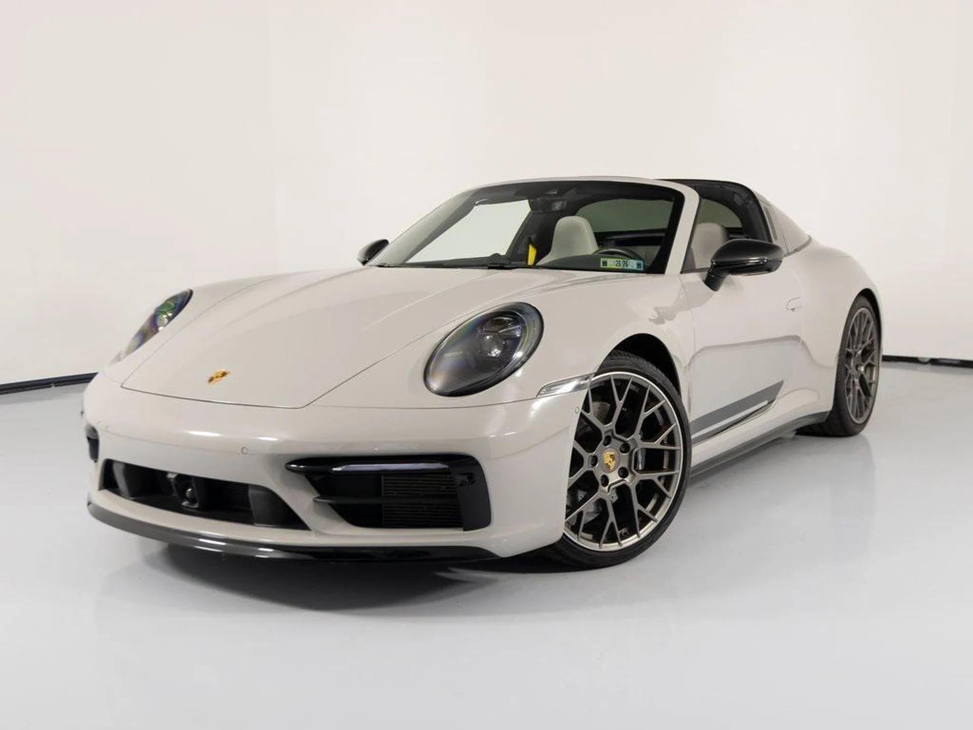 mph006_342608878_gy_F1opqs6o5o_UDQLYY_1gsi_R1da8_93d1436089