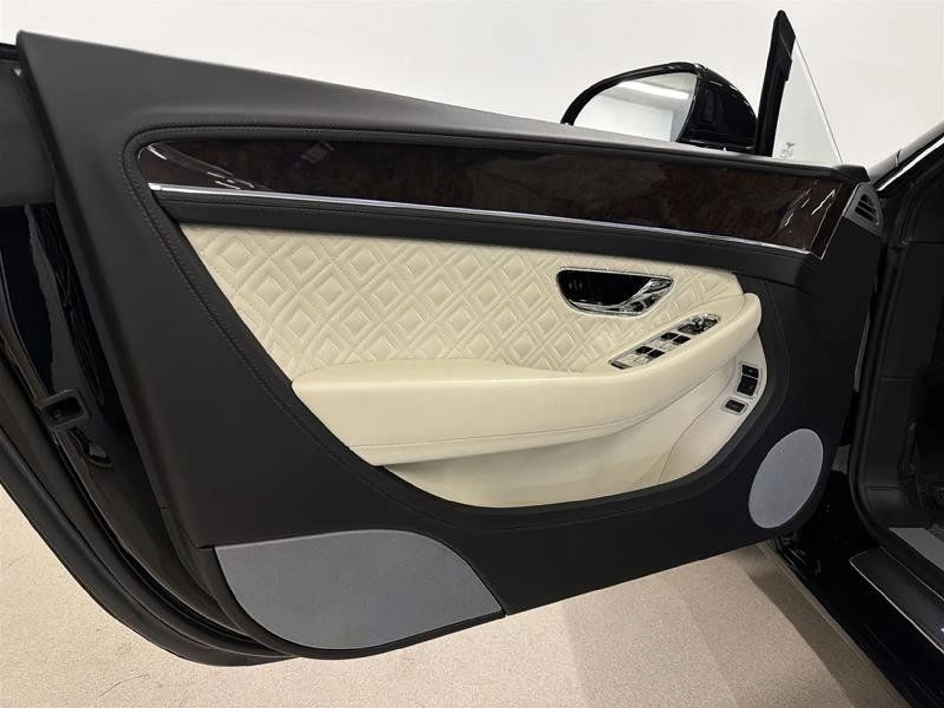 mph006_3426168237_37983974_03343_d1liandb_d949aeb4b8