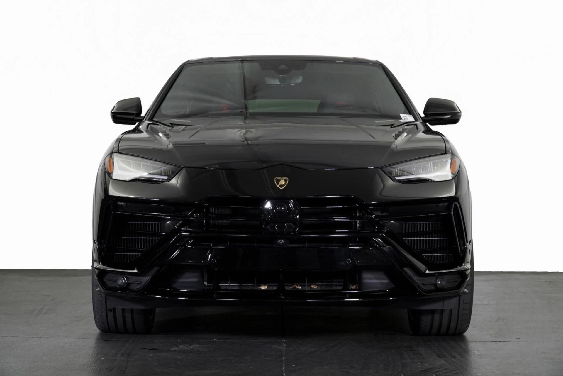 mph006_3431784207_Used_2024_Lamborghini_Urus_S_1775152944_dc2a8cb255