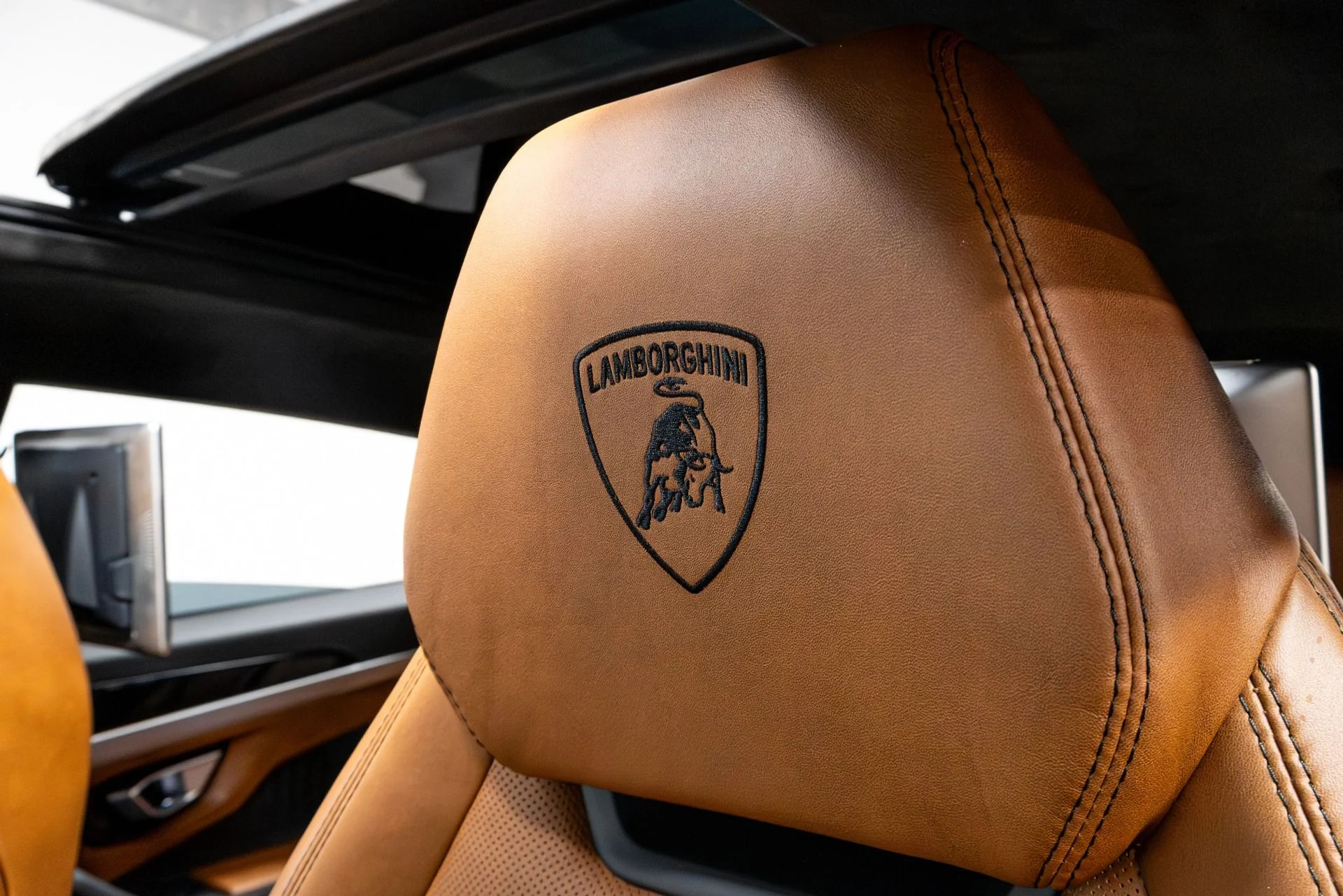 mph006_3434306358_Used_2019_Lamborghini_Urus_1772123275_8053508bd7