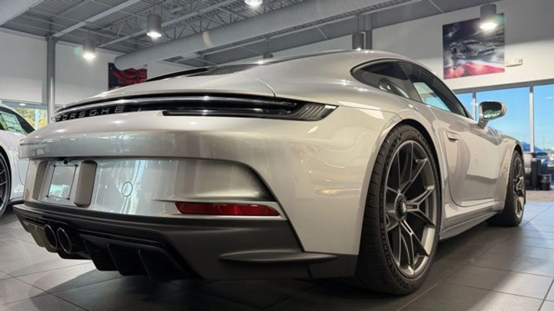 mph006_343615473_9e8e3c17b7d1cc18ec734950fbe1655ax_fea7d0cfad