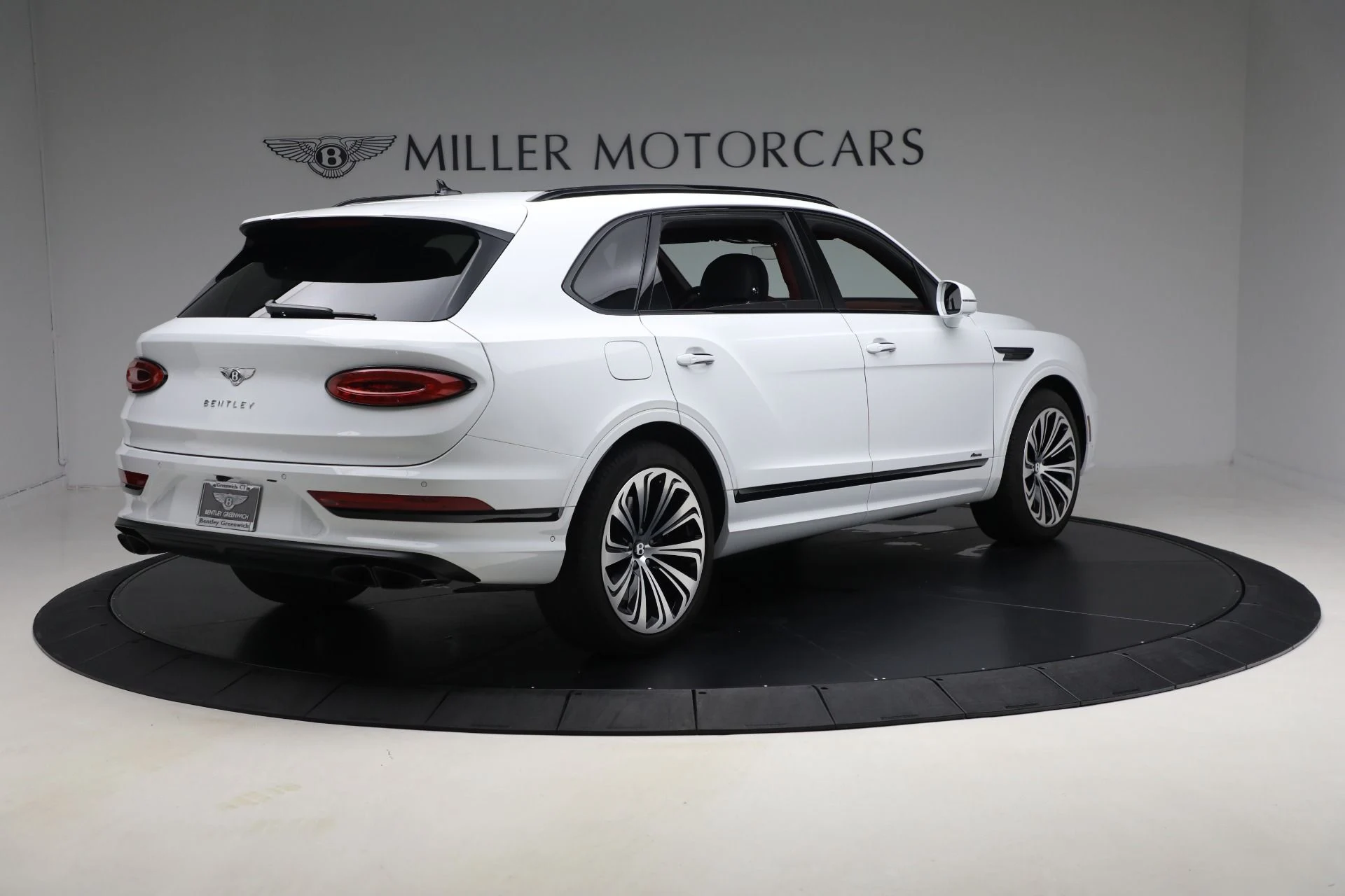 mph006_3436576798_Used_2023_Bentley_Bentayga_EWB_Azure_V8_b6ea931f4b