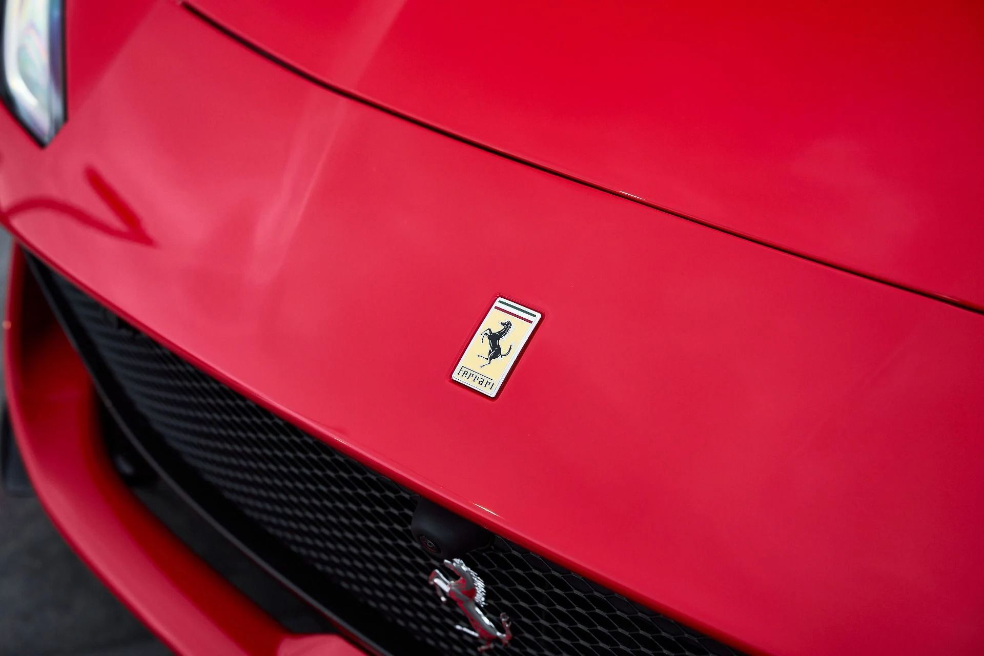 mph006_3437073857_Used_2021_Ferrari_812_GTS_Base_1760544594_7d7bcea85e