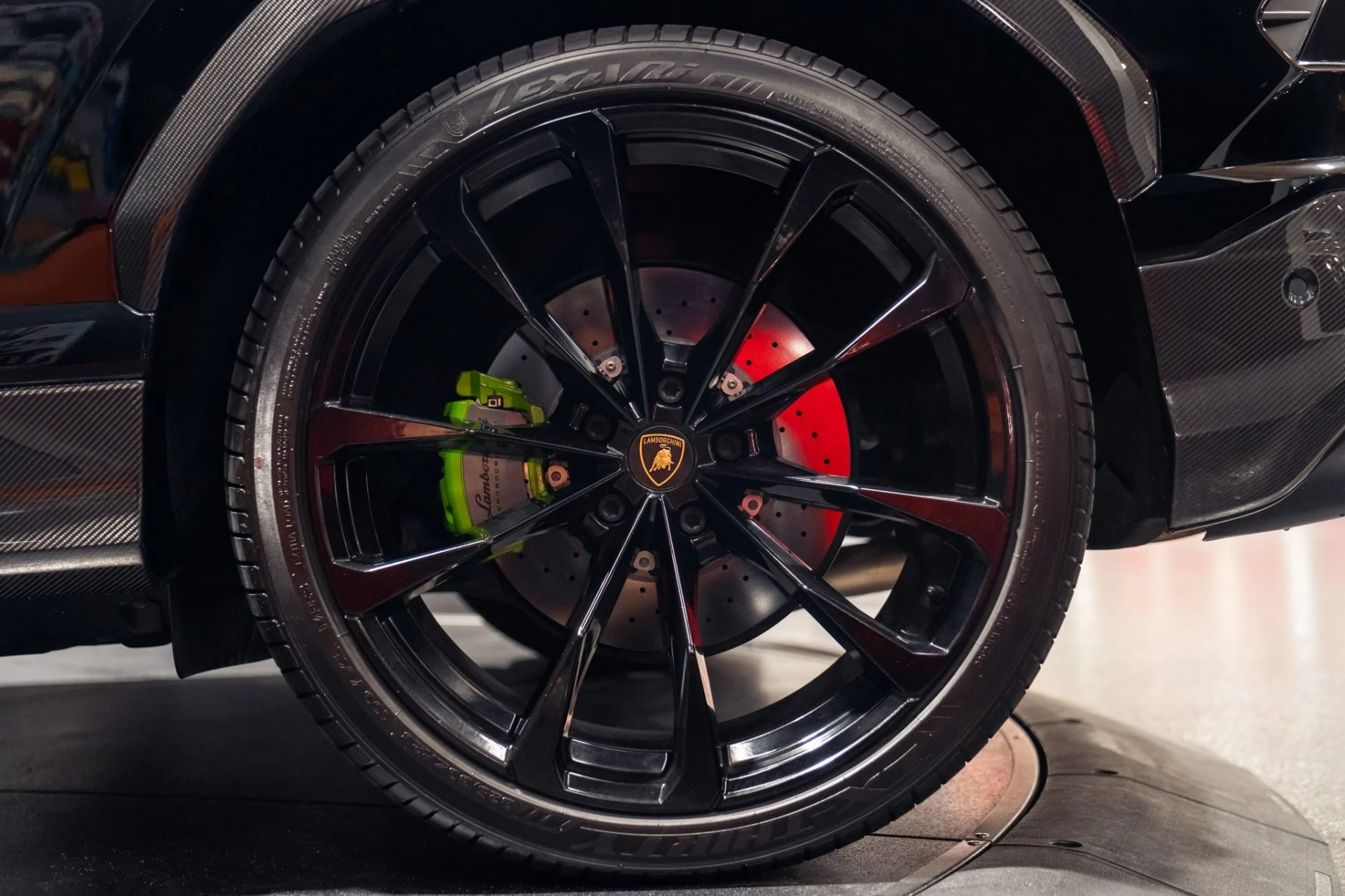 mph006_3441104446_Used_2022_Lamborghini_Urus_FULL_CARBON_EXTERIOR_MASSIVE_MSRP_1786214516_35ace03efe