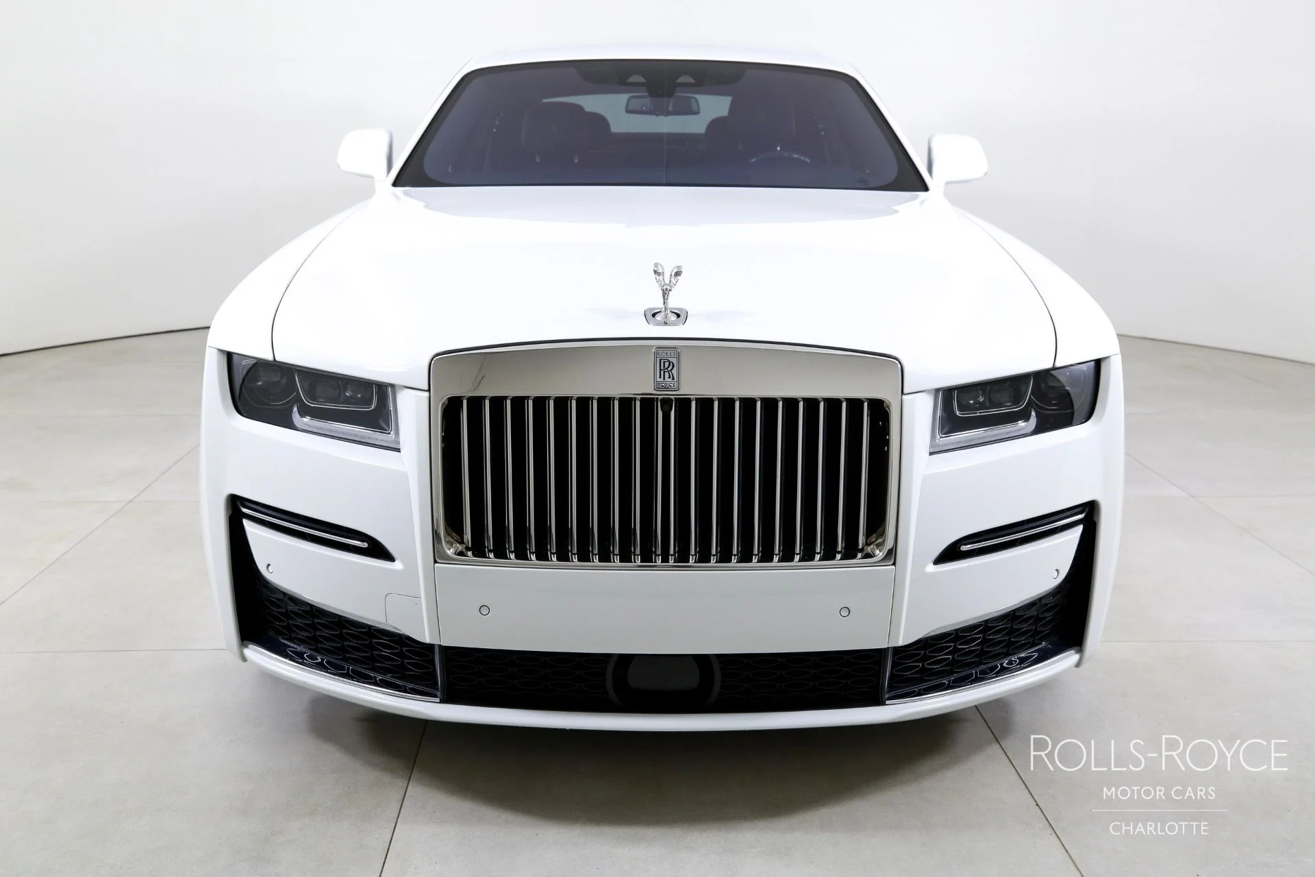 mph006_3445186745_Used_2022_Rolls_Royce_Ghost_1755181271_5d490d1492