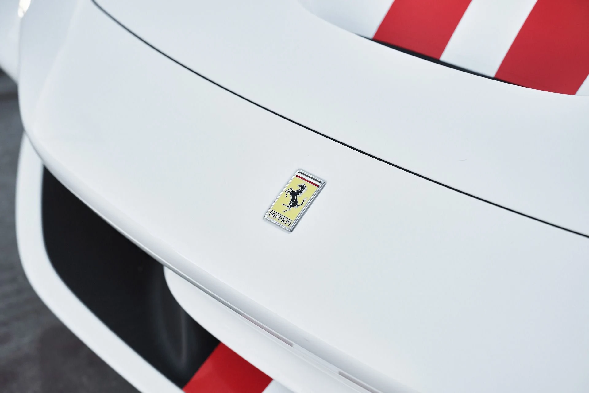 mph006_3447151767_Used_2021_Ferrari_F8_Spider_Base_1763084366_4dd43020e1