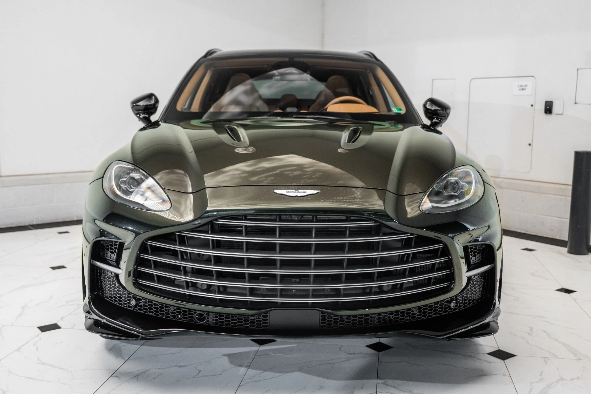 mph006_3450167275_New_2026_ASTON_MARTIN_DBX_707_1759283914_aec8da3091