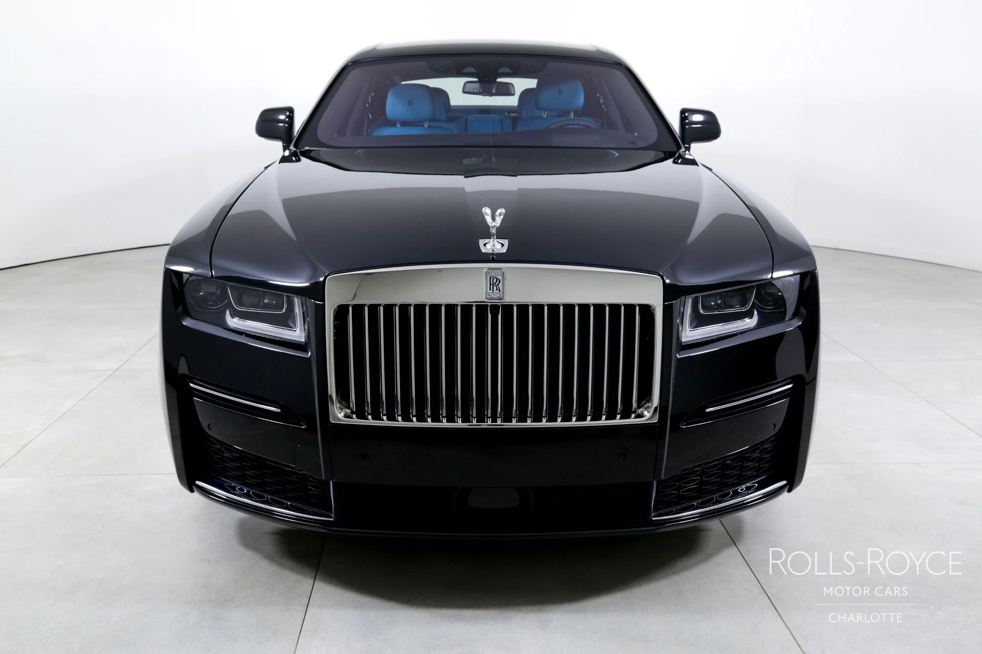 mph006_3456163461_Used_2024_Rolls_Royce_Ghost_1747773190_04fc5e97c8