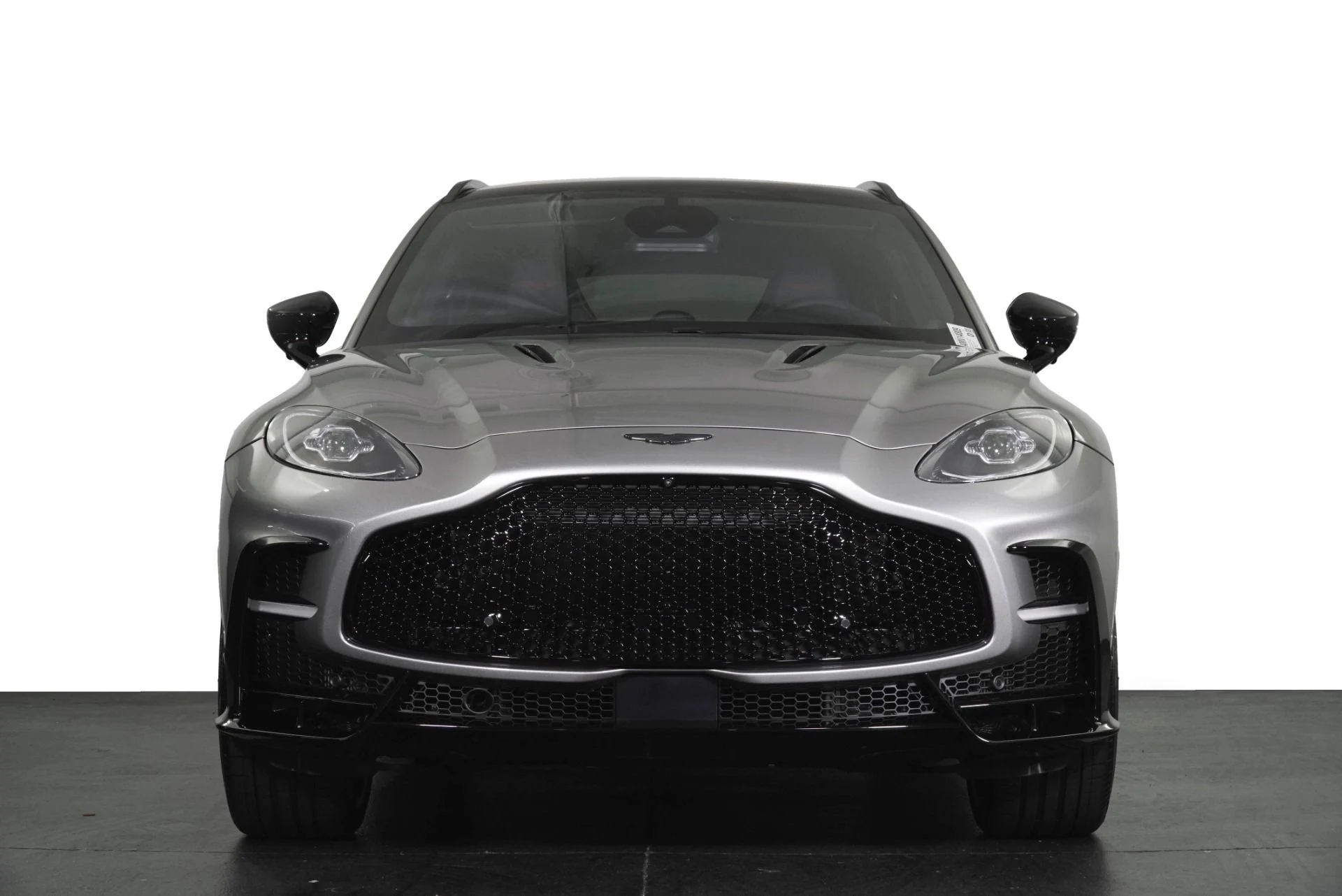 mph006_3470095739_New_2026_Aston_Martin_DBX_S_1781900282_192d38640d