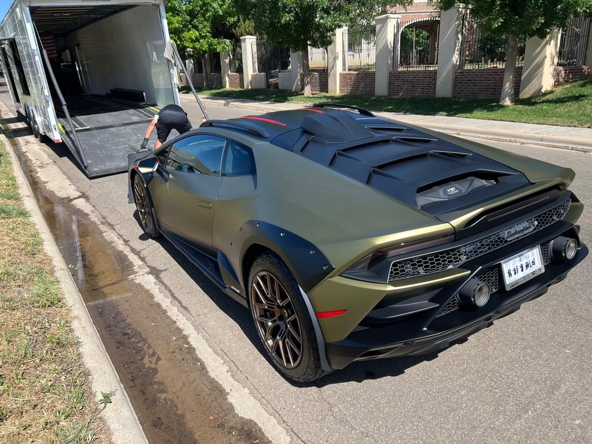 mph006_3474604577_Used_2024_Lamborghini_Huracan_Sterrato_1764024826_5285390154