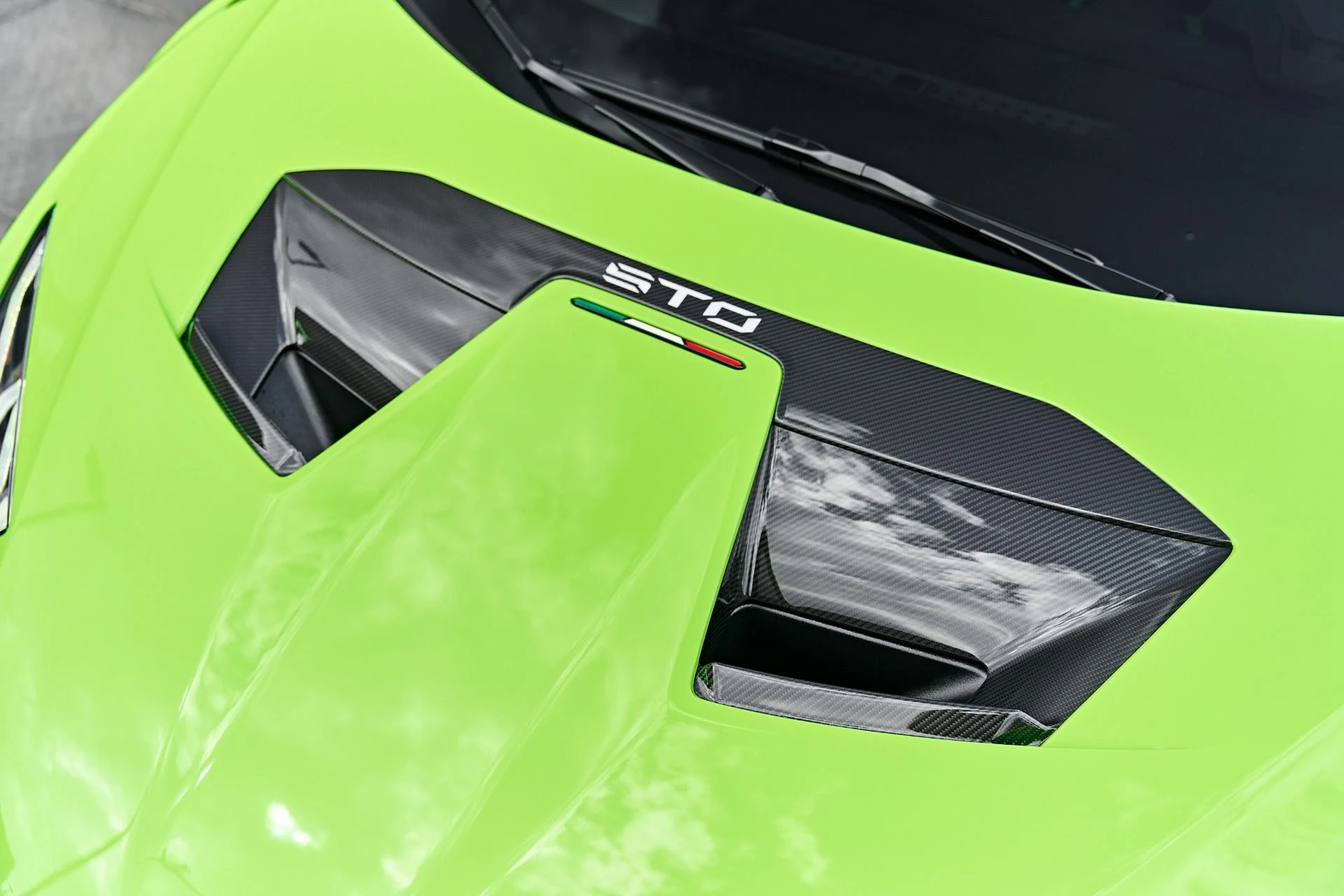 mph006_347929711_Used_2024_Lamborghini_Huracan_STO_Base_1791998186_f04fc61eba