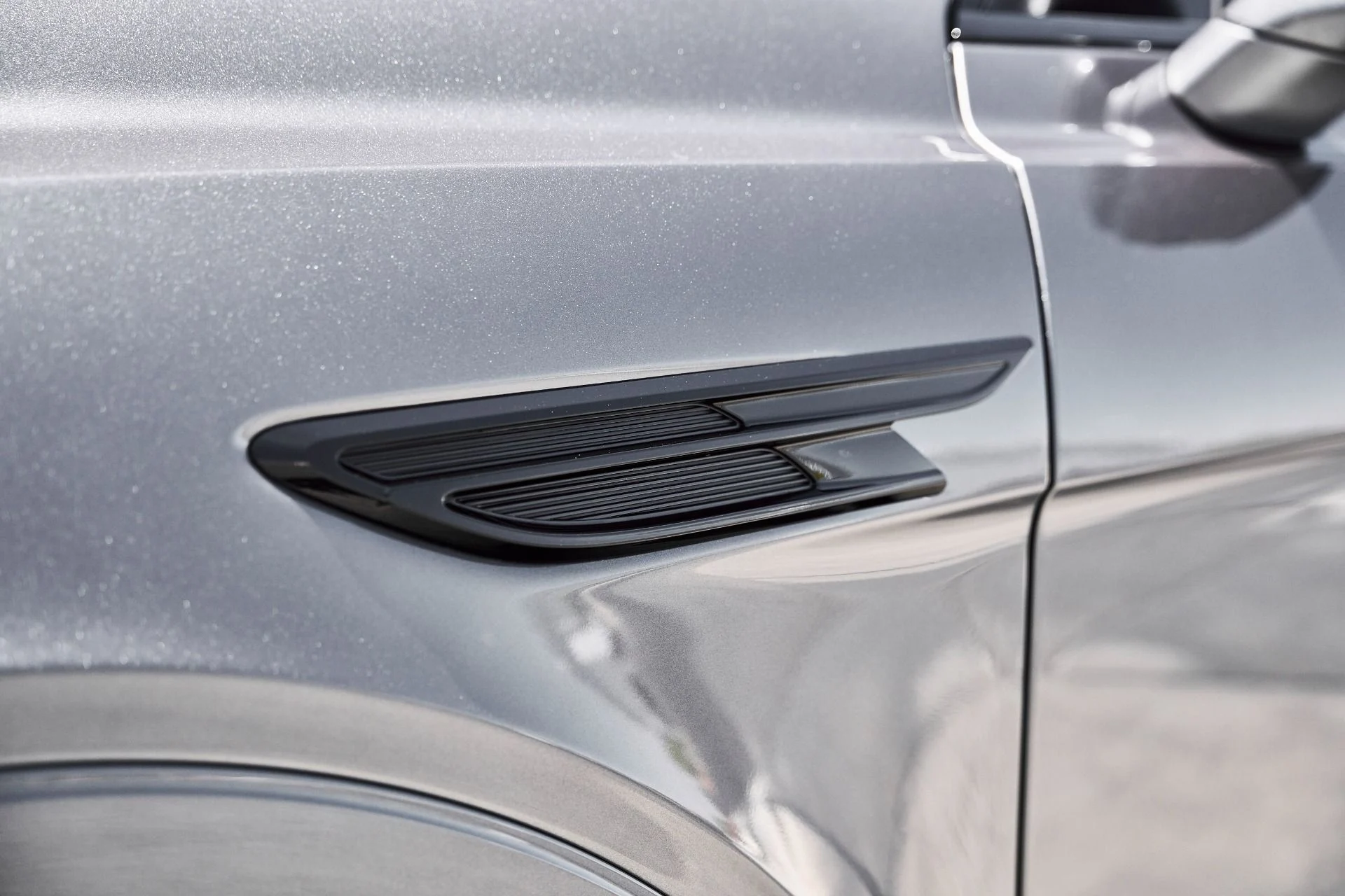 mph006_3496991670_Used_2024_Bentley_Bentayga_1778202774_a4586ca094