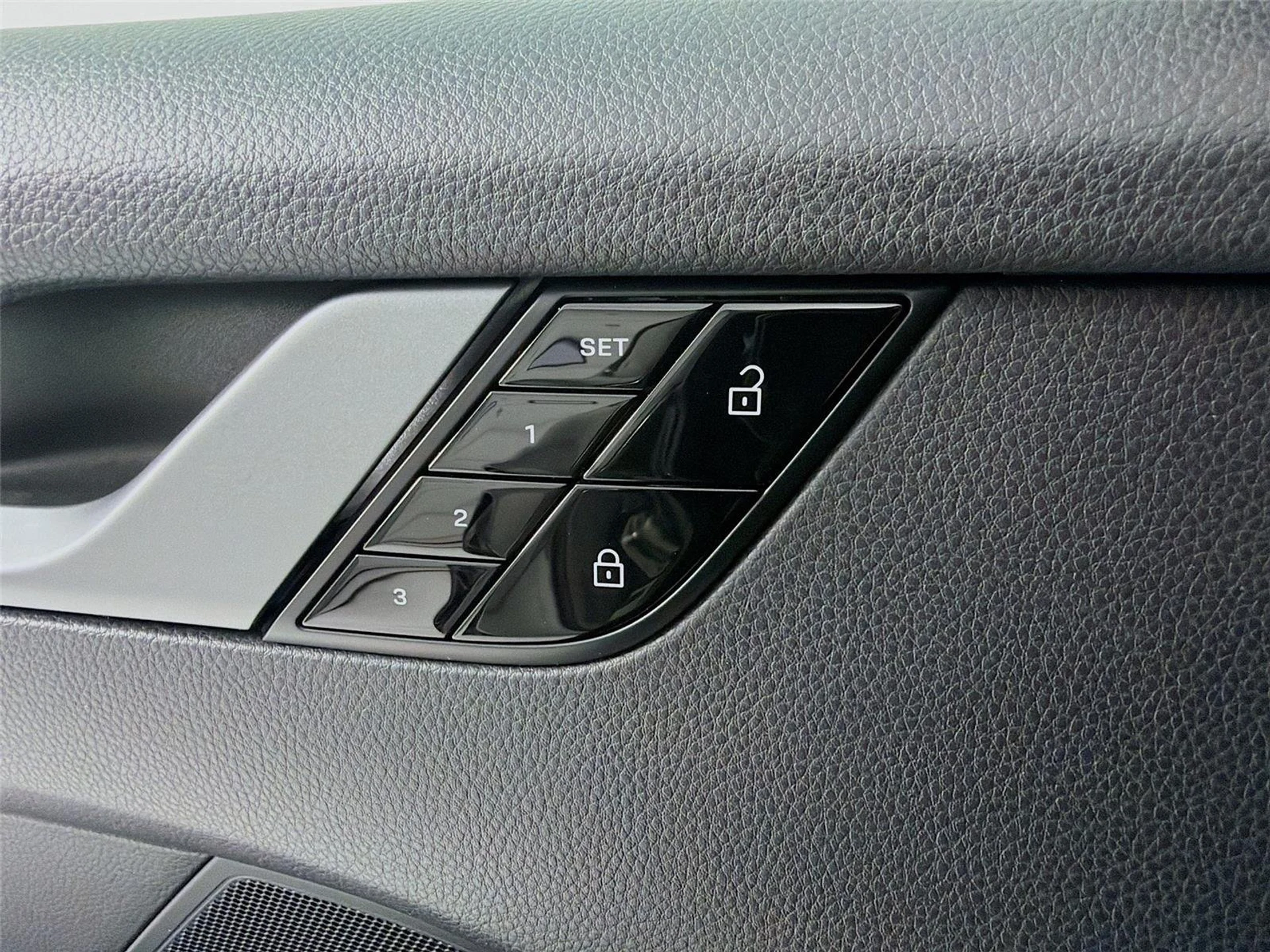 mph006_3501807638_82806736b2d733f333f2f3bd75db4024_70d3271192