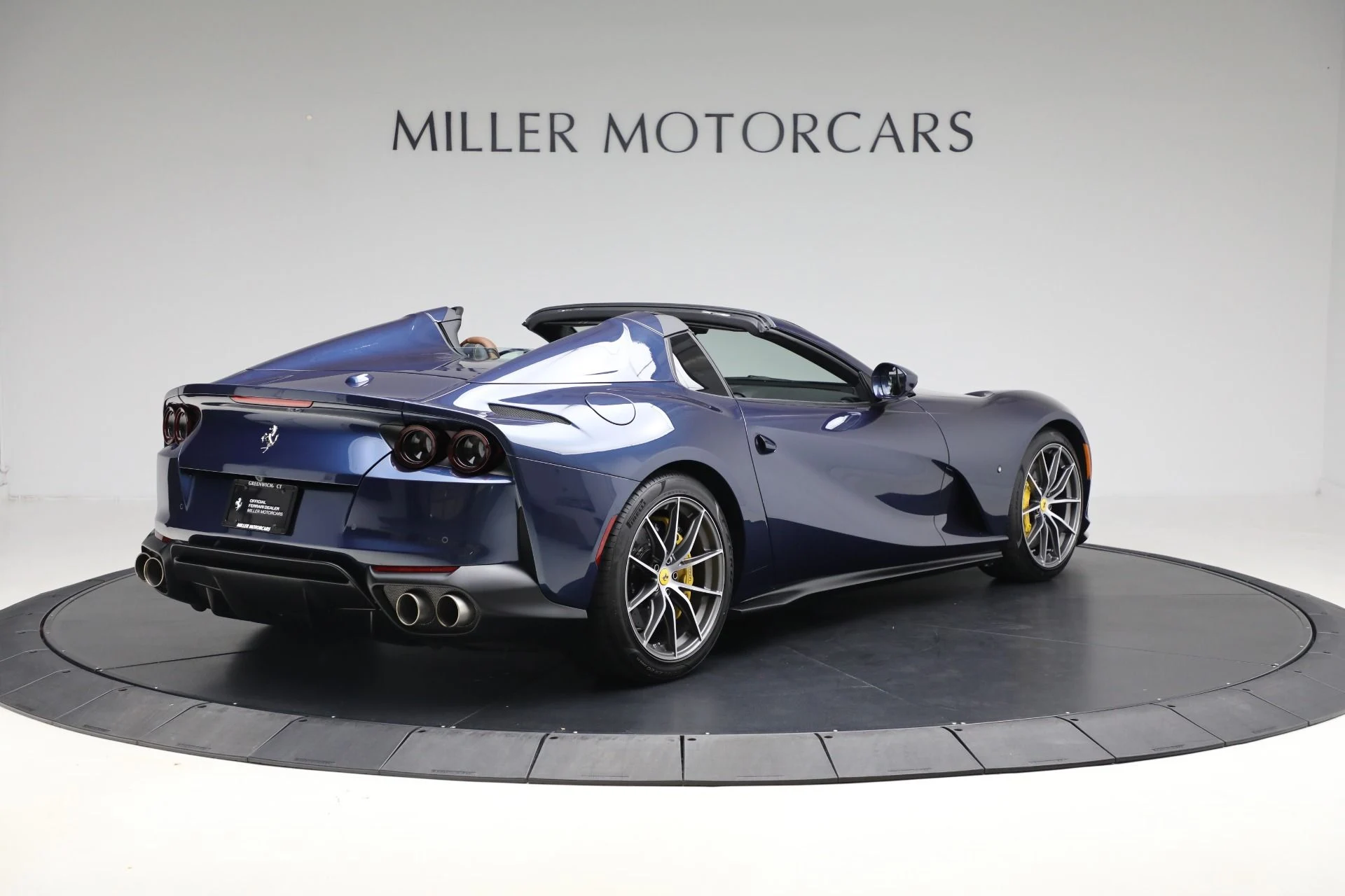 mph006_3505049366_Used_2022_Ferrari_812_GTS_1761676102_210ca594c3